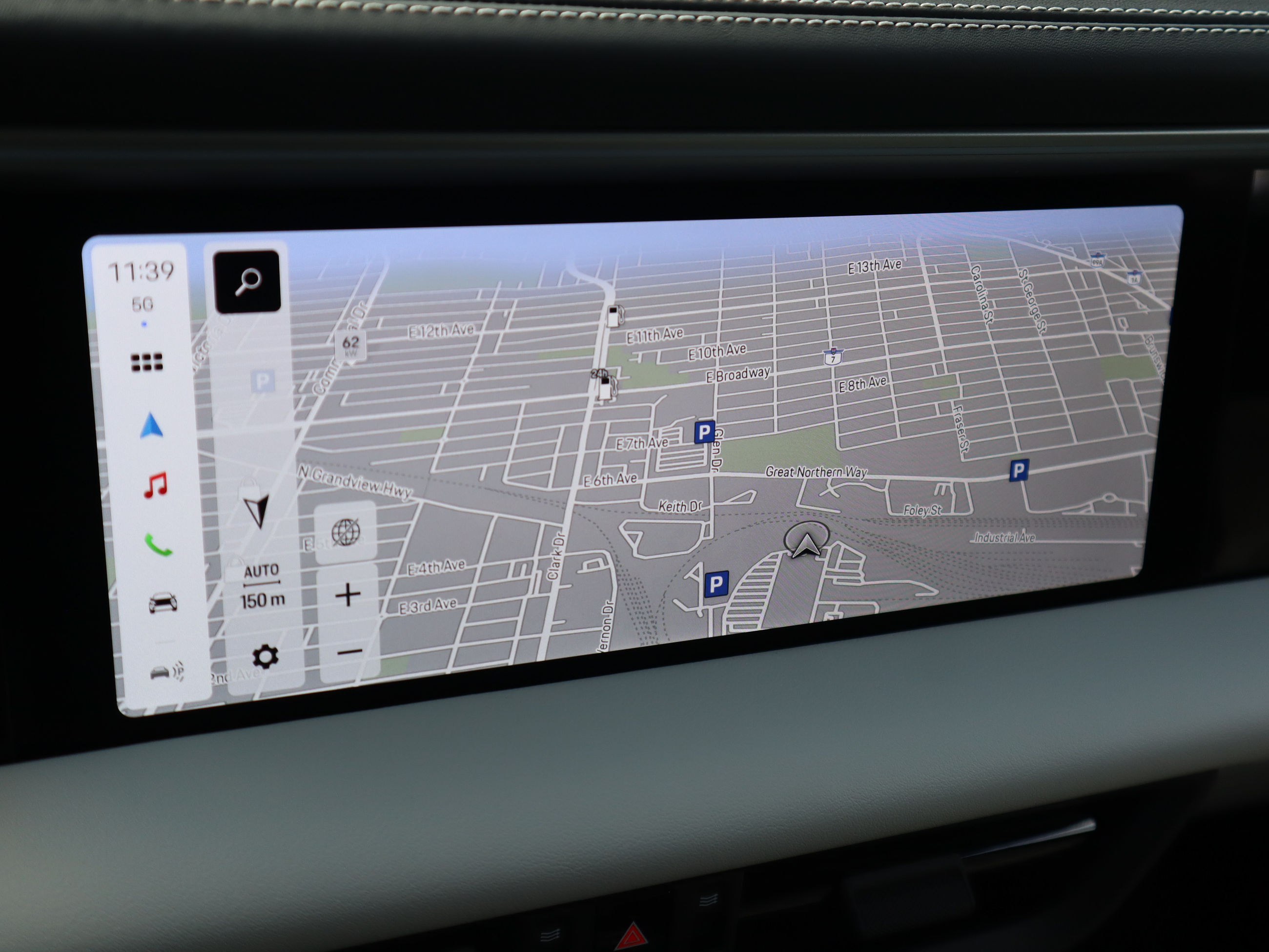 2024 Porsche Macan in Vancouver, British Columbia