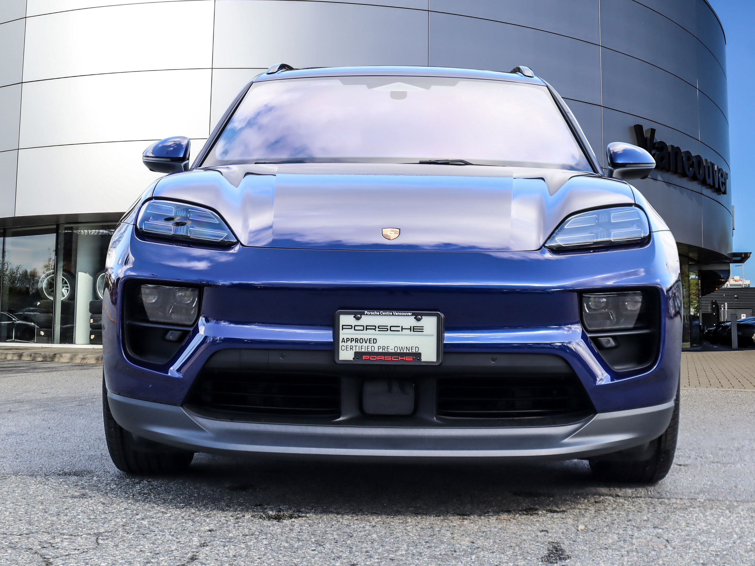 2024 Porsche Macan in Vancouver, British Columbia