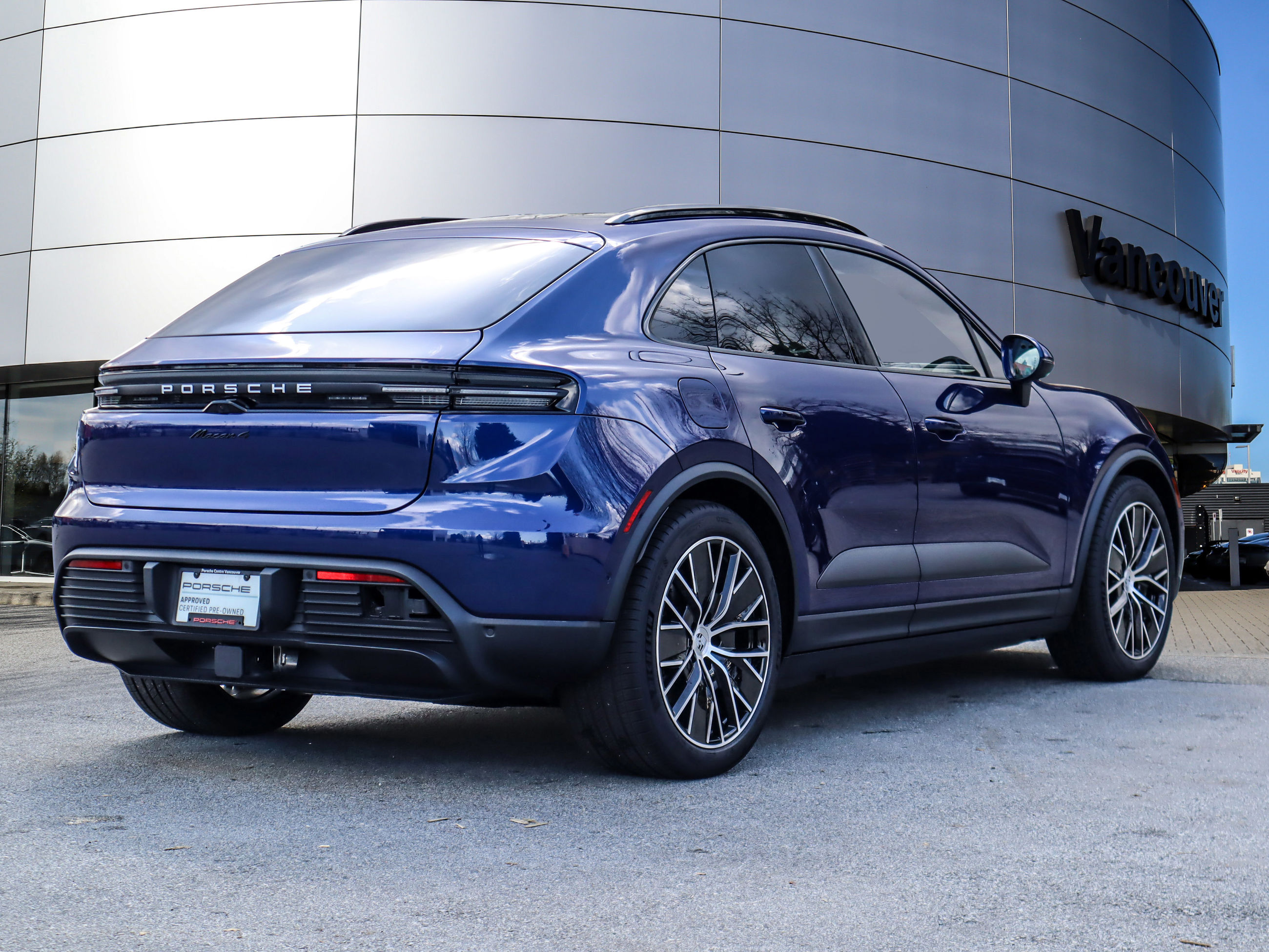 2024 Porsche Macan in Vancouver, British Columbia