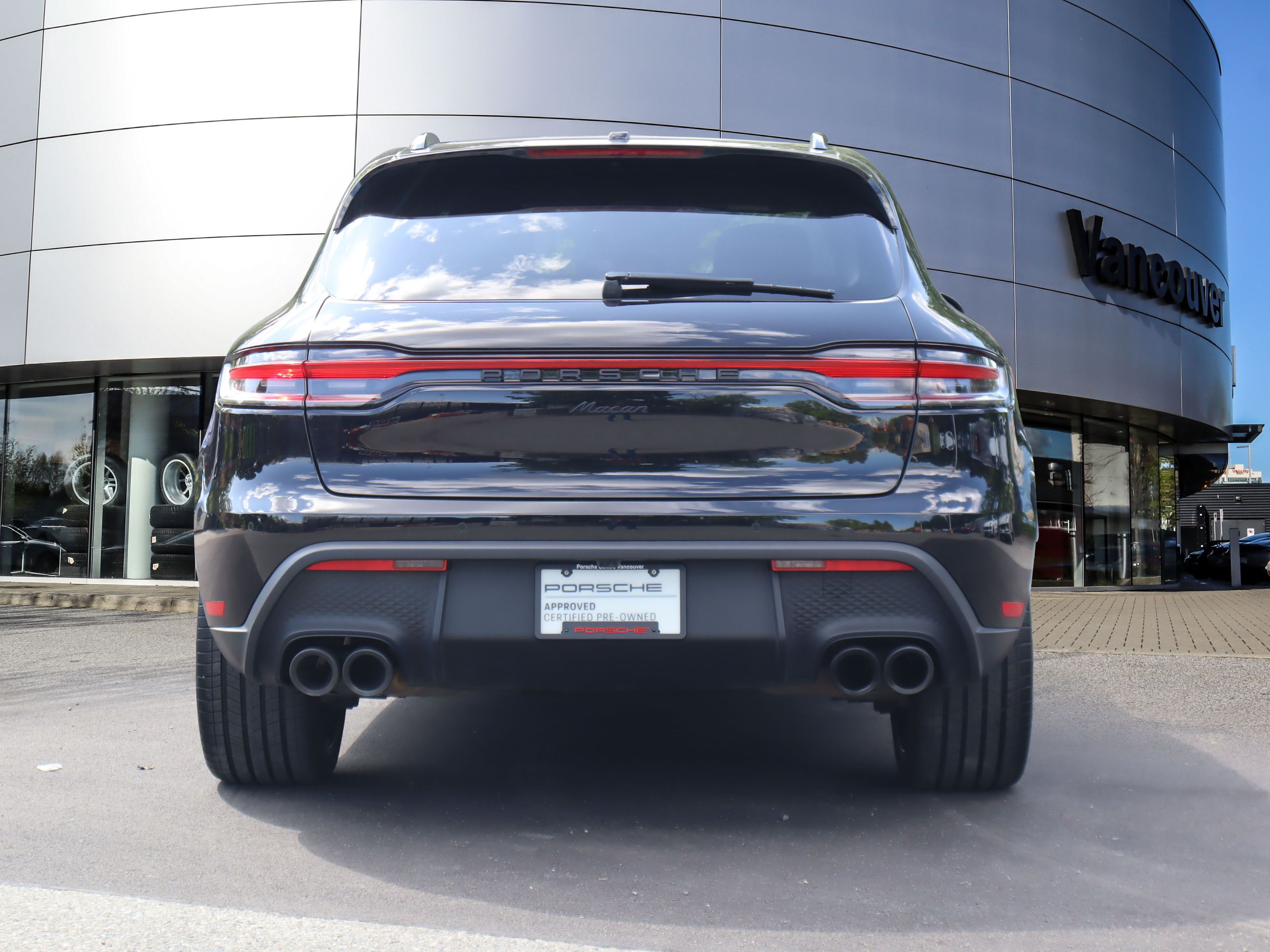 Porsche Macan  2024 à Vancouver, Colombie-Britannique