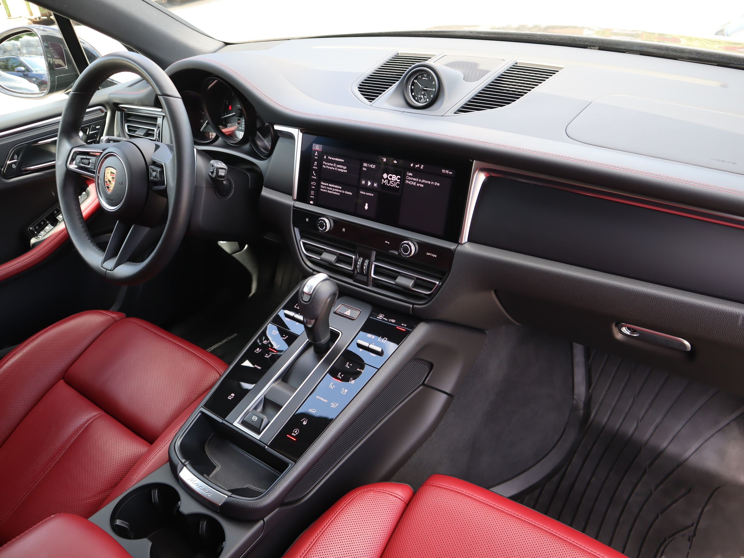 Porsche Macan  2024 à Vancouver, Colombie-Britannique