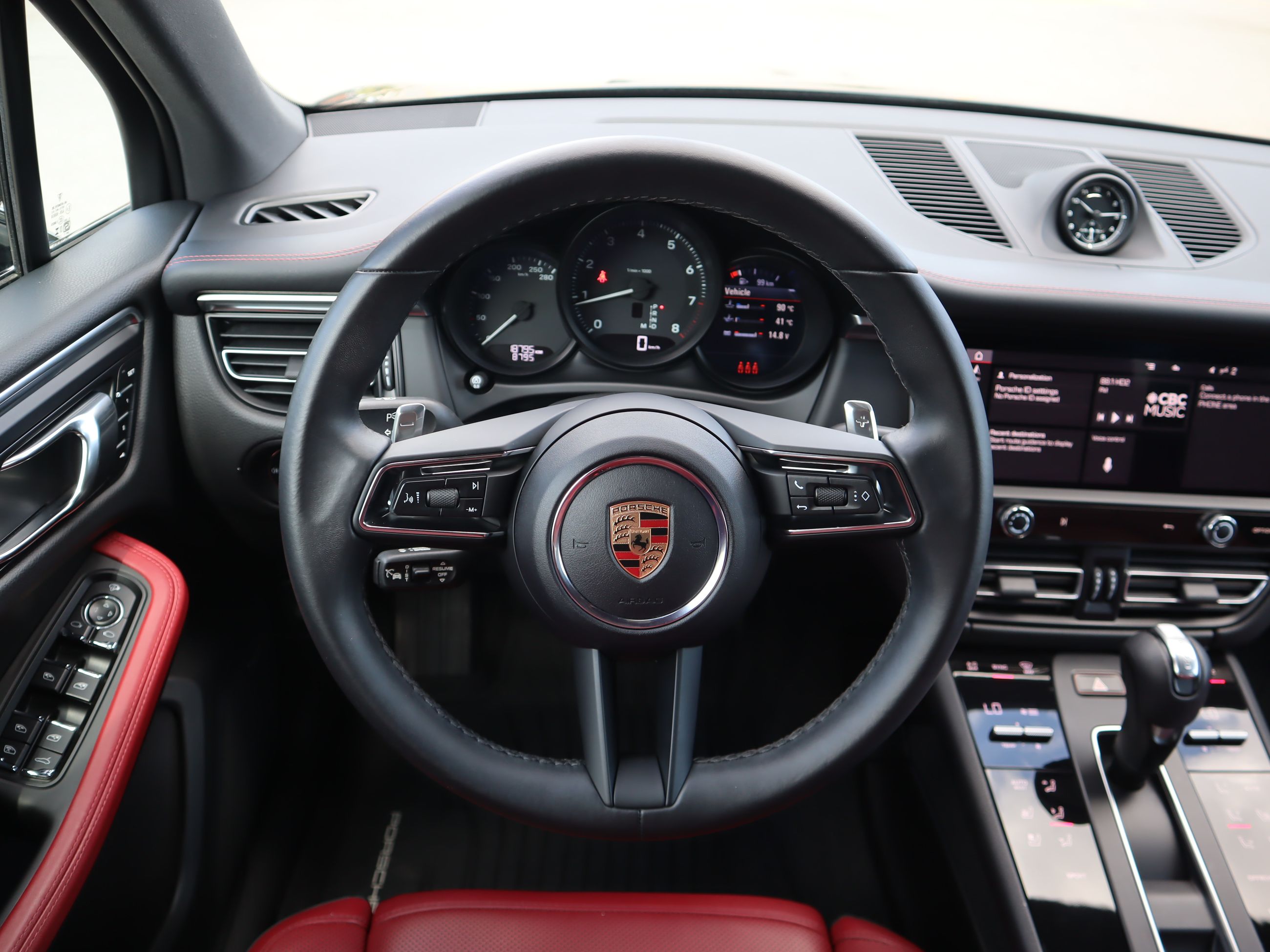 Porsche Macan  2024 à Vancouver, Colombie-Britannique