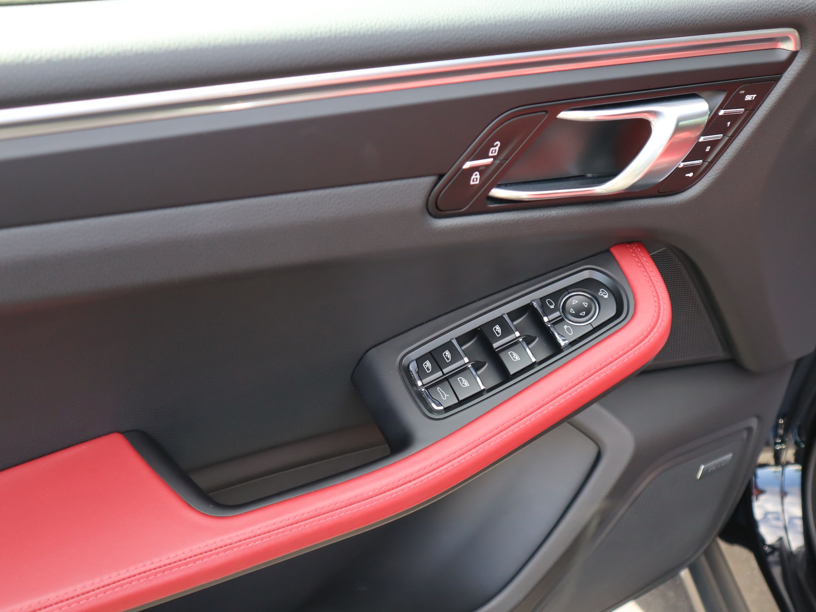 Porsche Macan  2024 à Vancouver, Colombie-Britannique