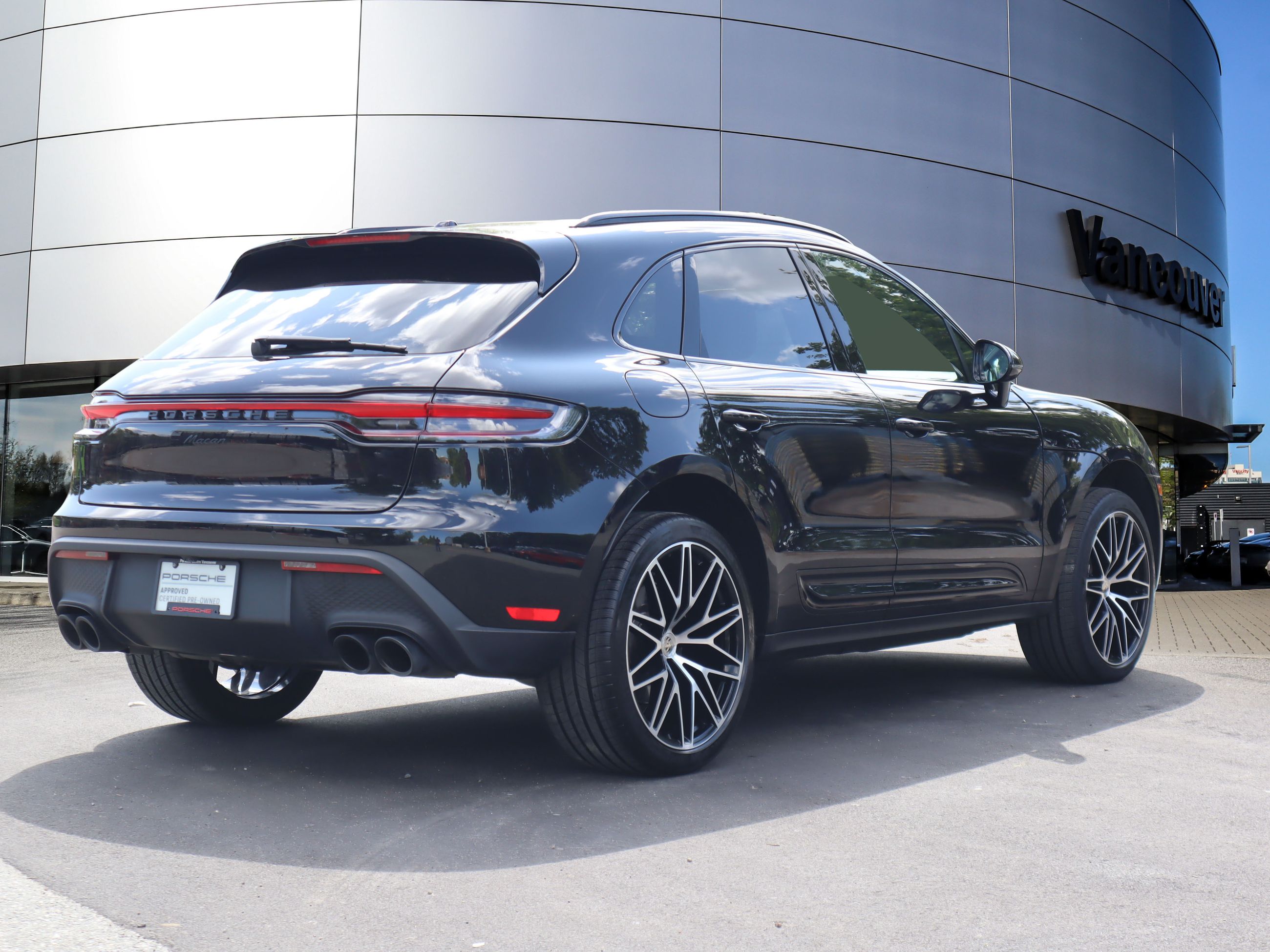 Porsche Macan  2024 à Vancouver, Colombie-Britannique