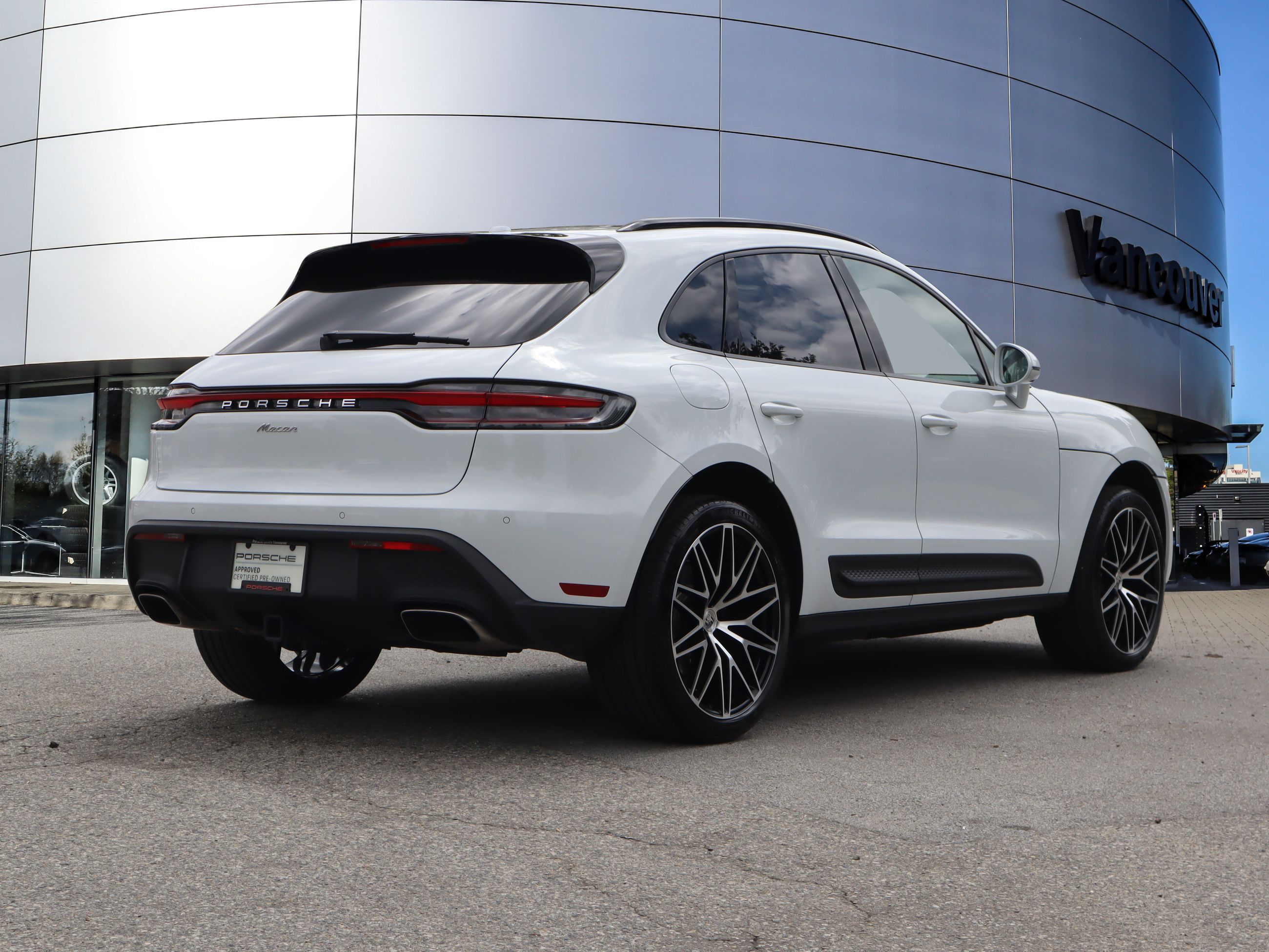 2024 Porsche Macan in Vancouver, British Columbia