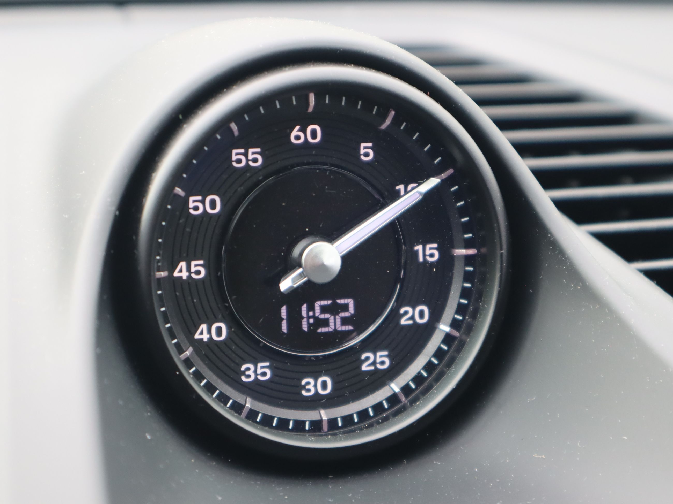 2024 Porsche Macan in Vancouver, British Columbia