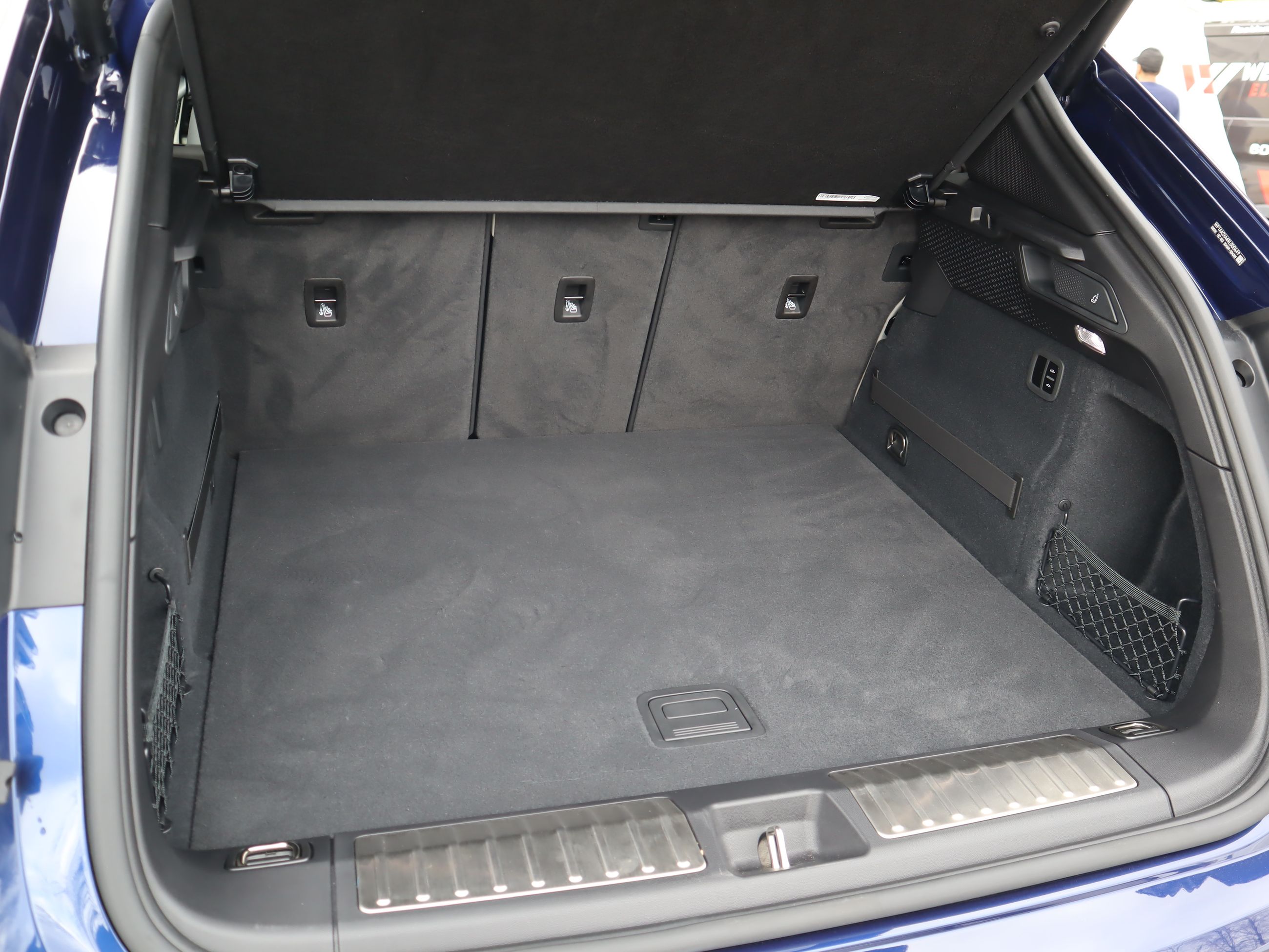 2024 Porsche Macan in Vancouver, British Columbia