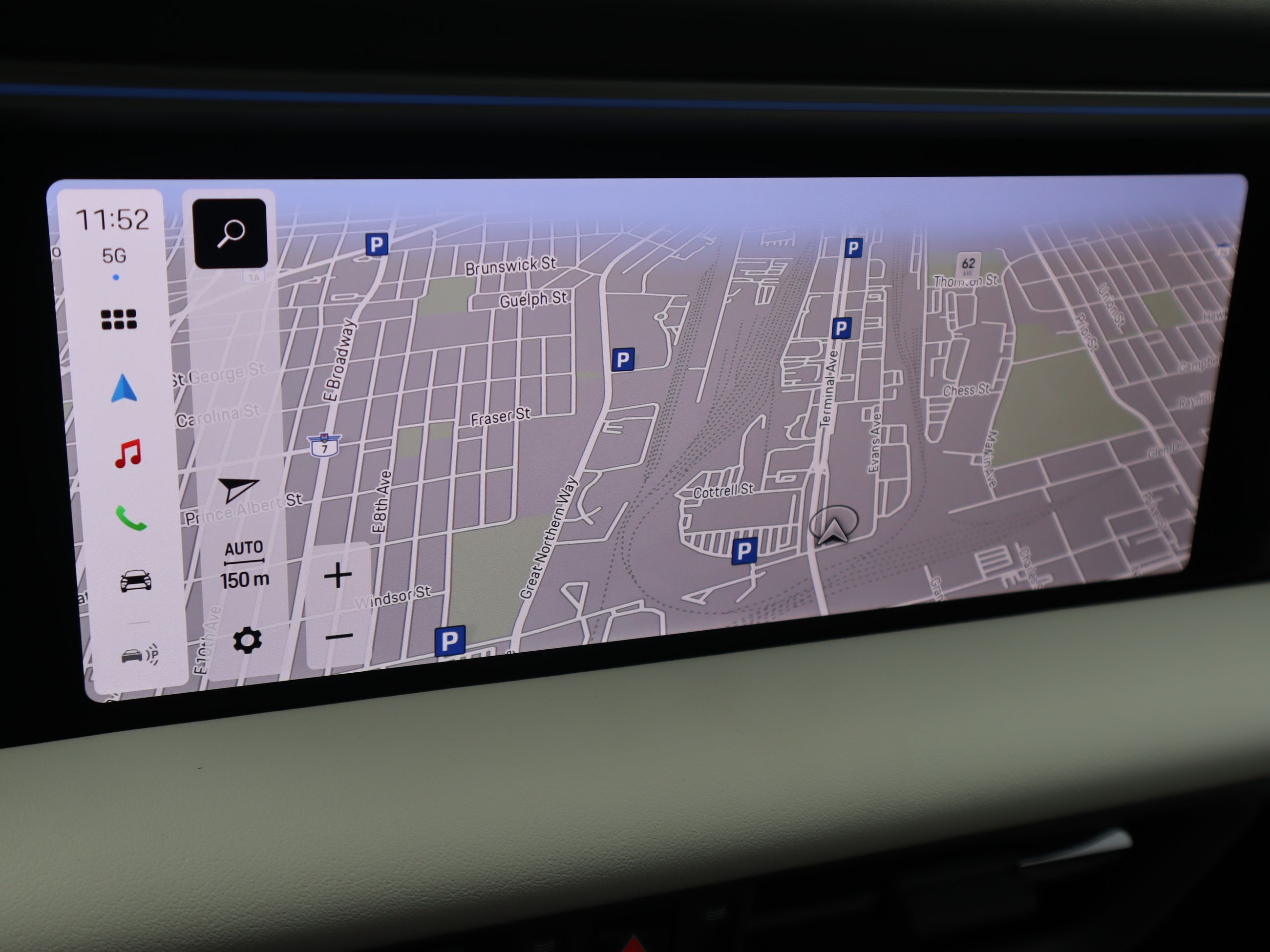 2024 Porsche Macan in Vancouver, British Columbia