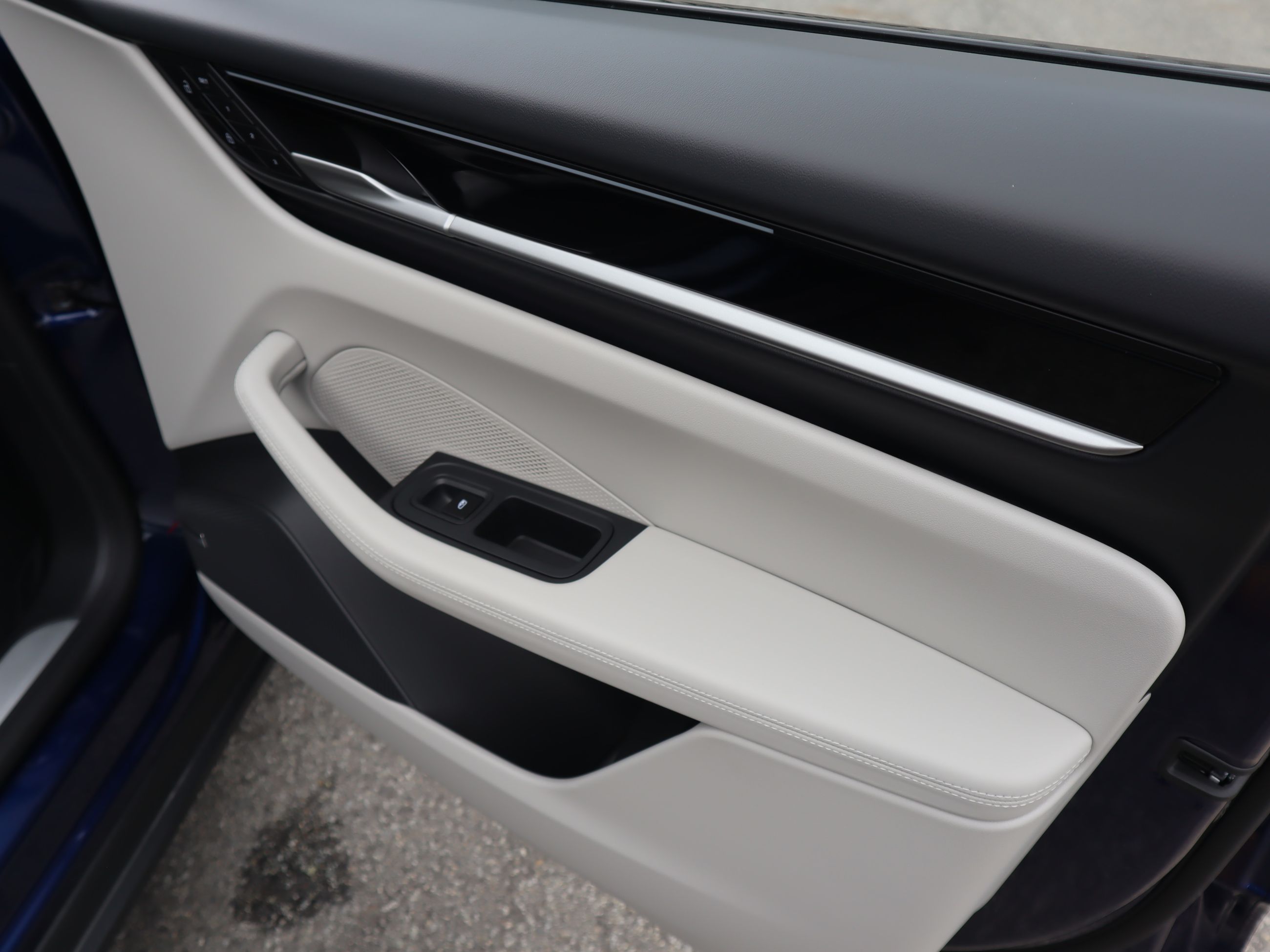 2024 Porsche Macan in Vancouver, British Columbia