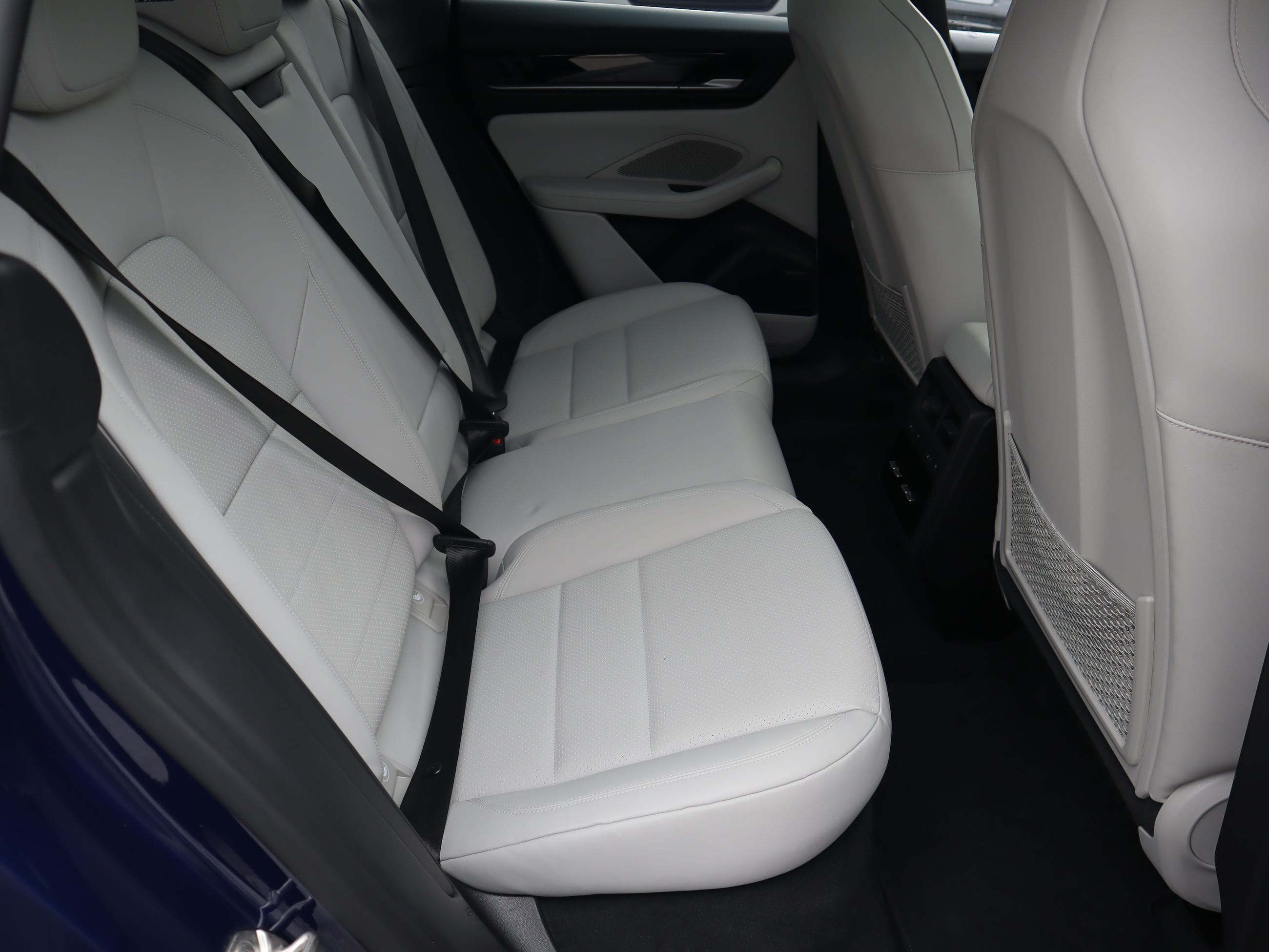 2024 Porsche Macan in Vancouver, British Columbia