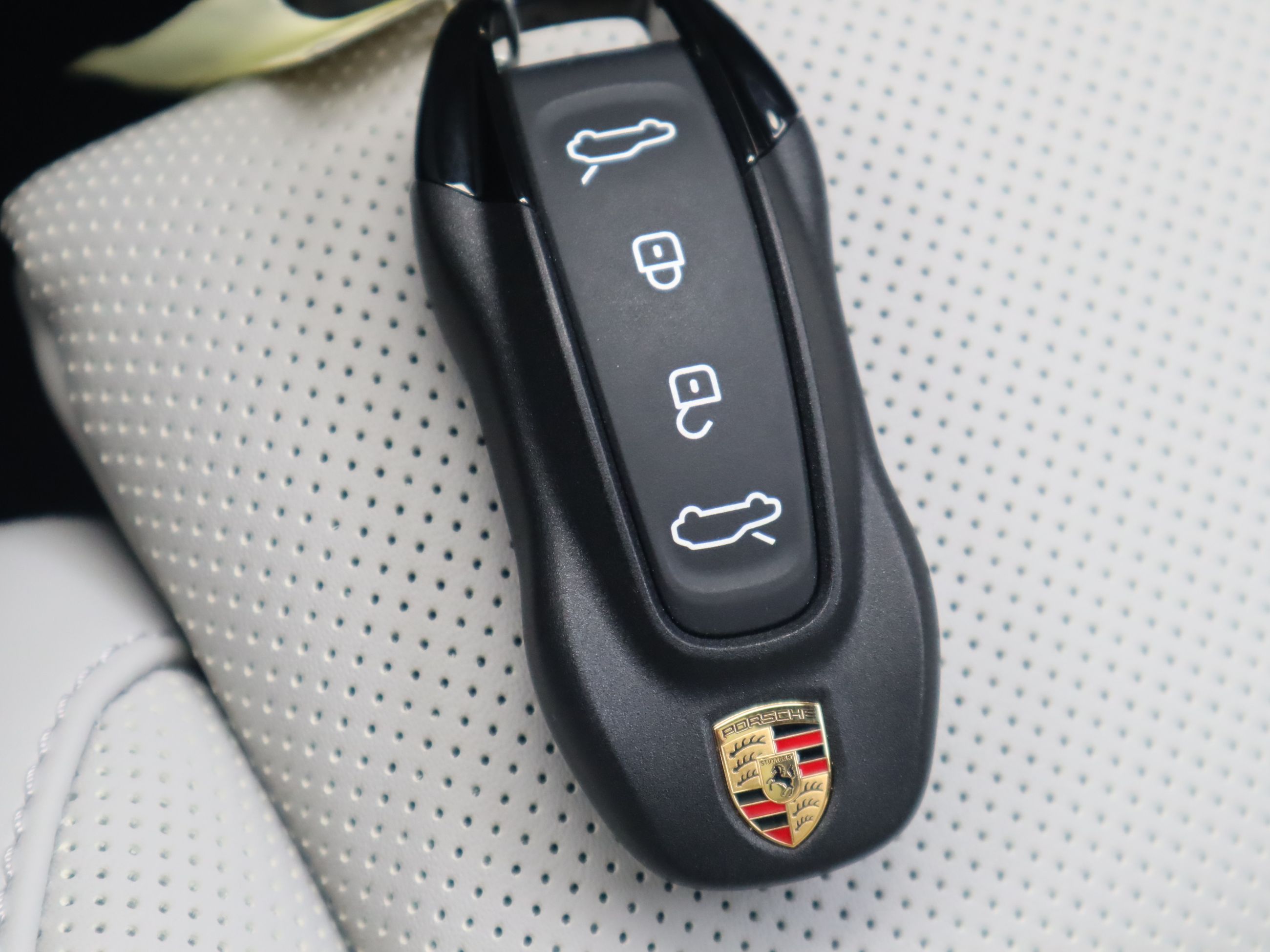 2024 Porsche Macan in Vancouver, British Columbia