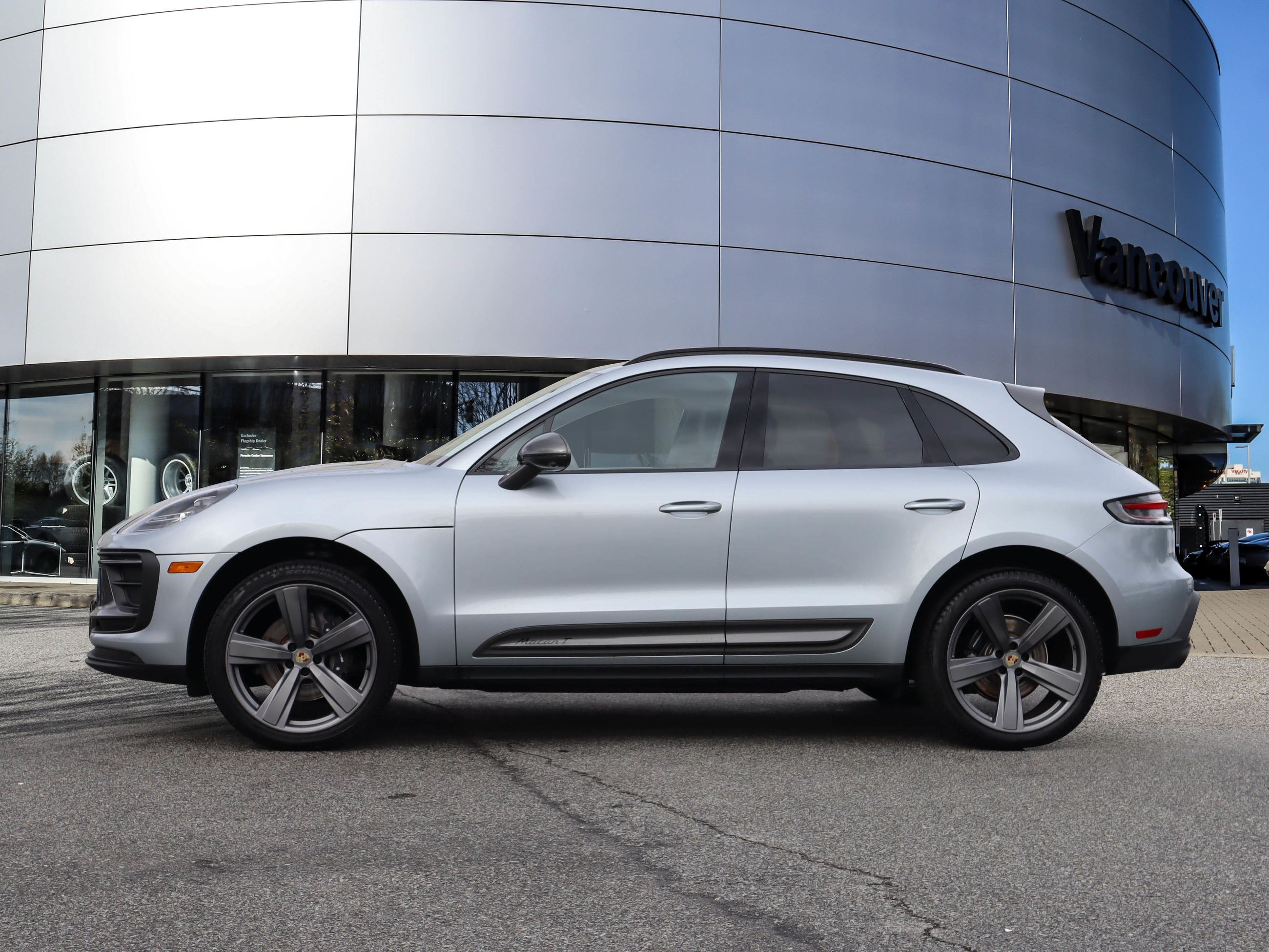 2024 Porsche Macan in Vancouver, British Columbia