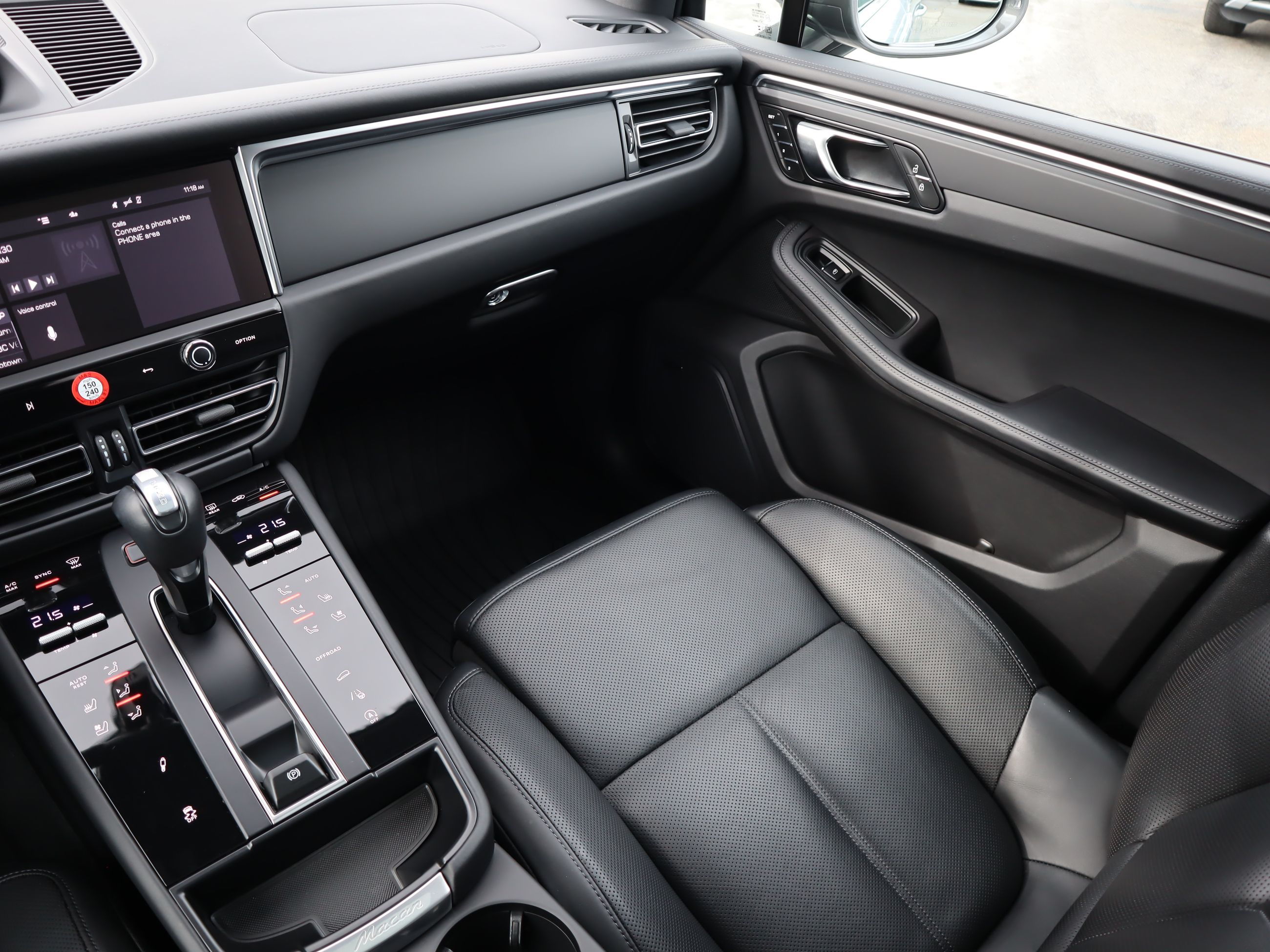 2024 Porsche Macan in Vancouver, British Columbia