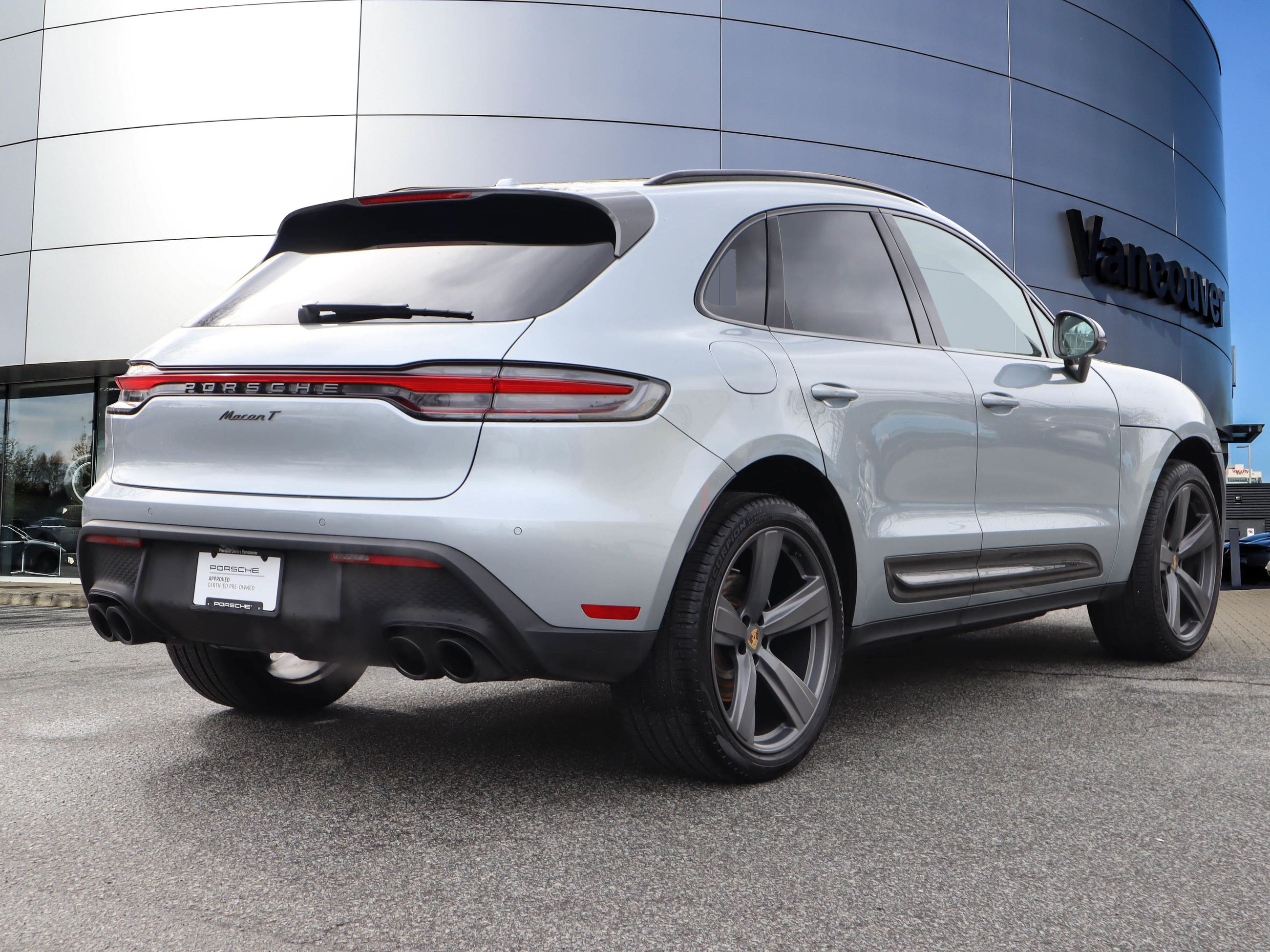 2024 Porsche Macan in Vancouver, British Columbia
