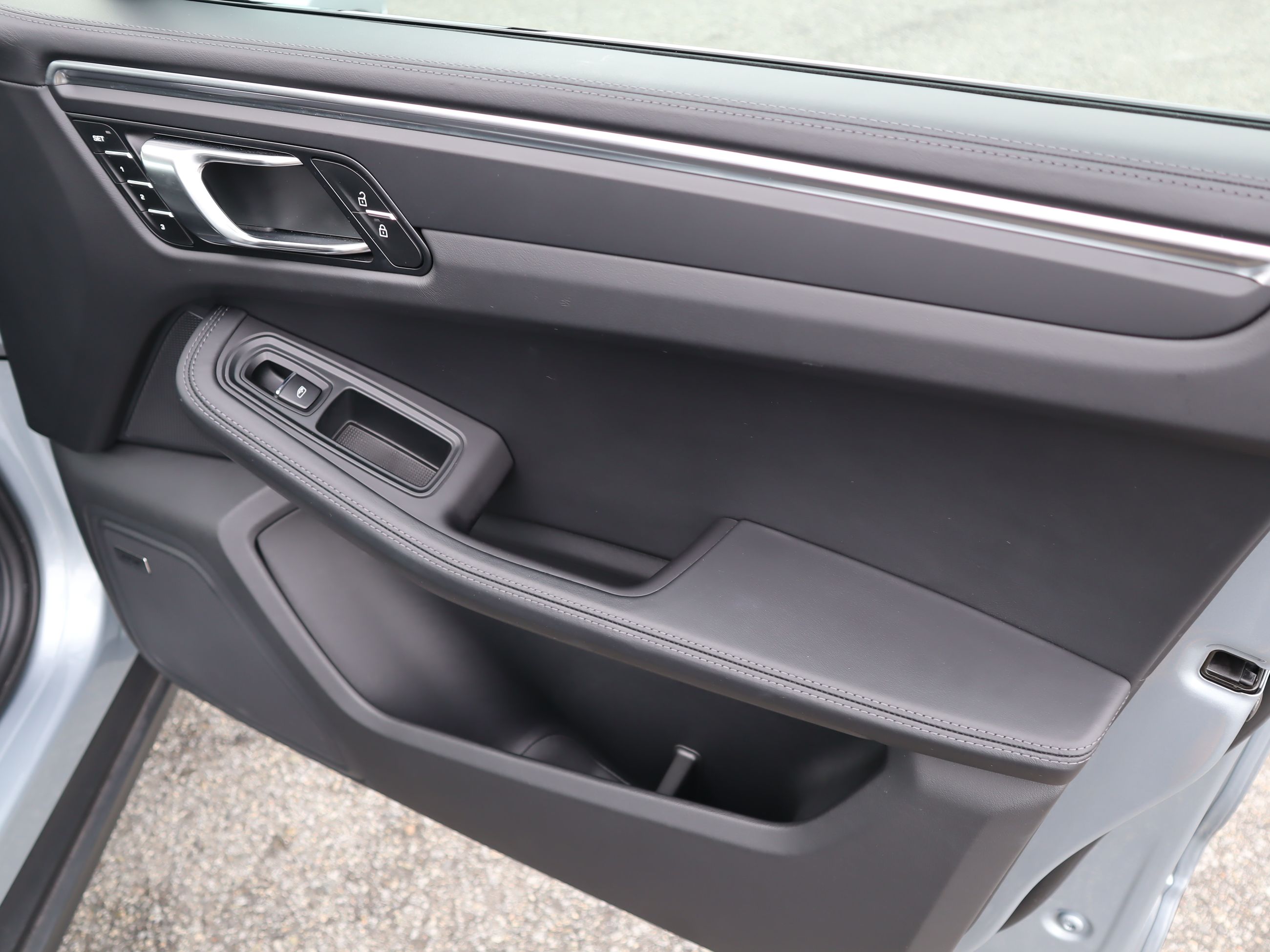 2024 Porsche Macan in Vancouver, British Columbia