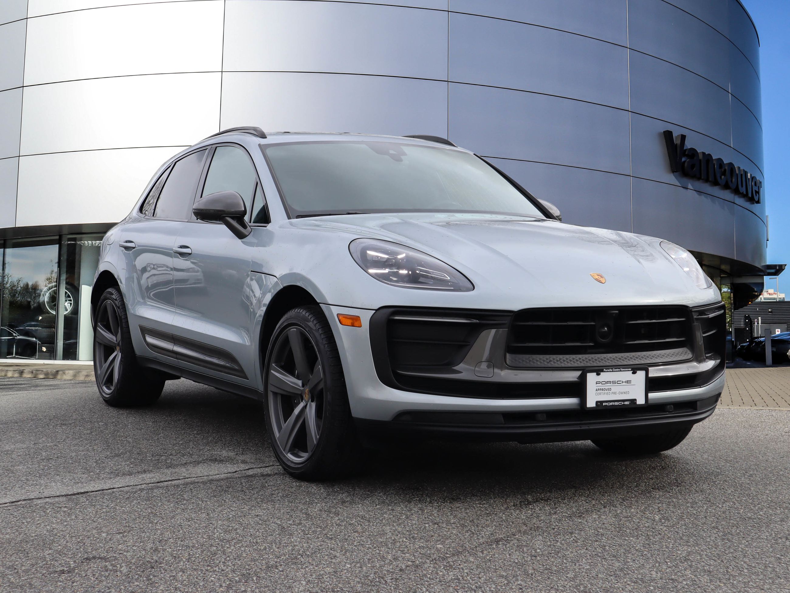 2024 Porsche Macan in Vancouver, British Columbia