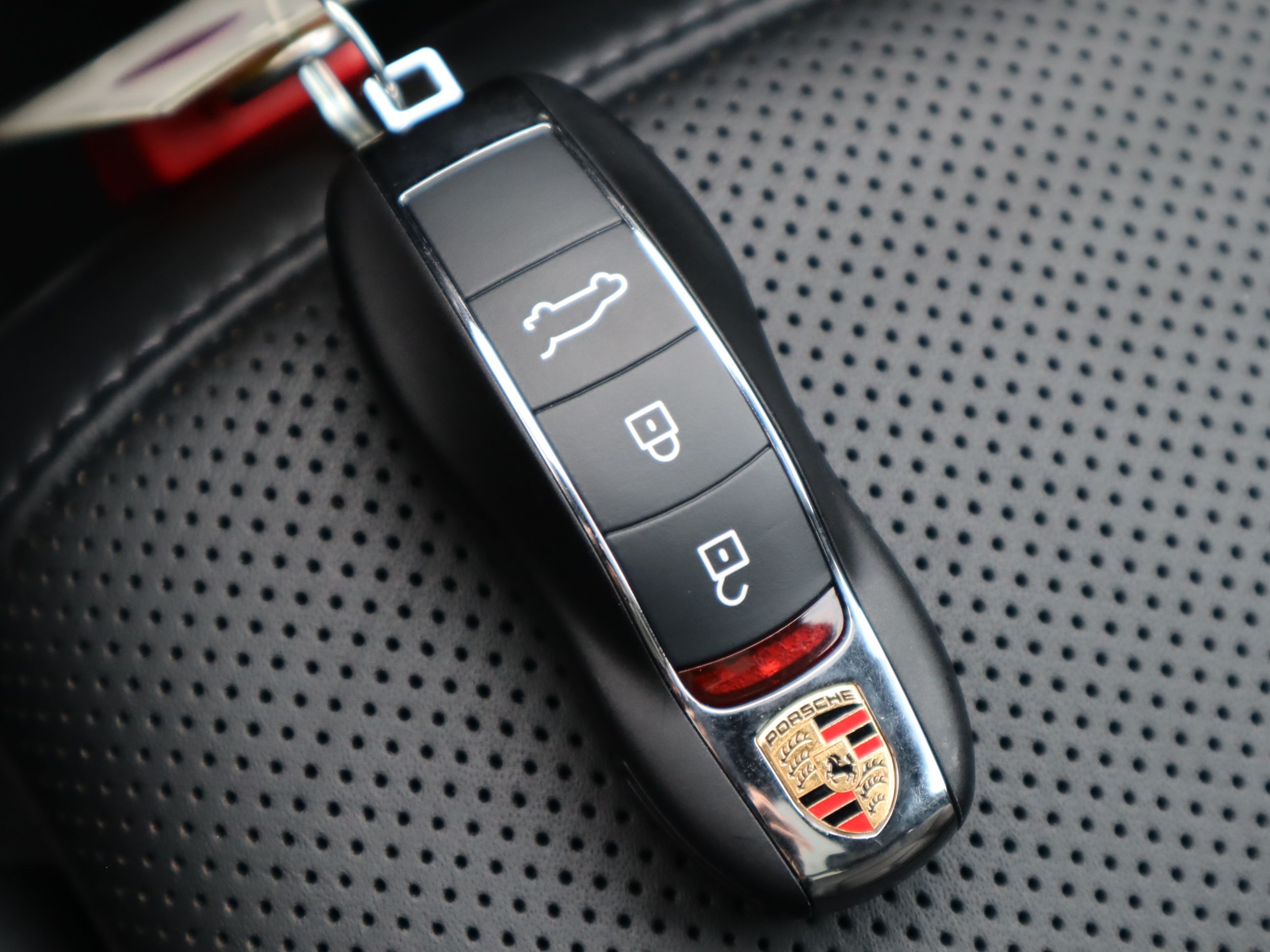 2024 Porsche Macan in Vancouver, British Columbia