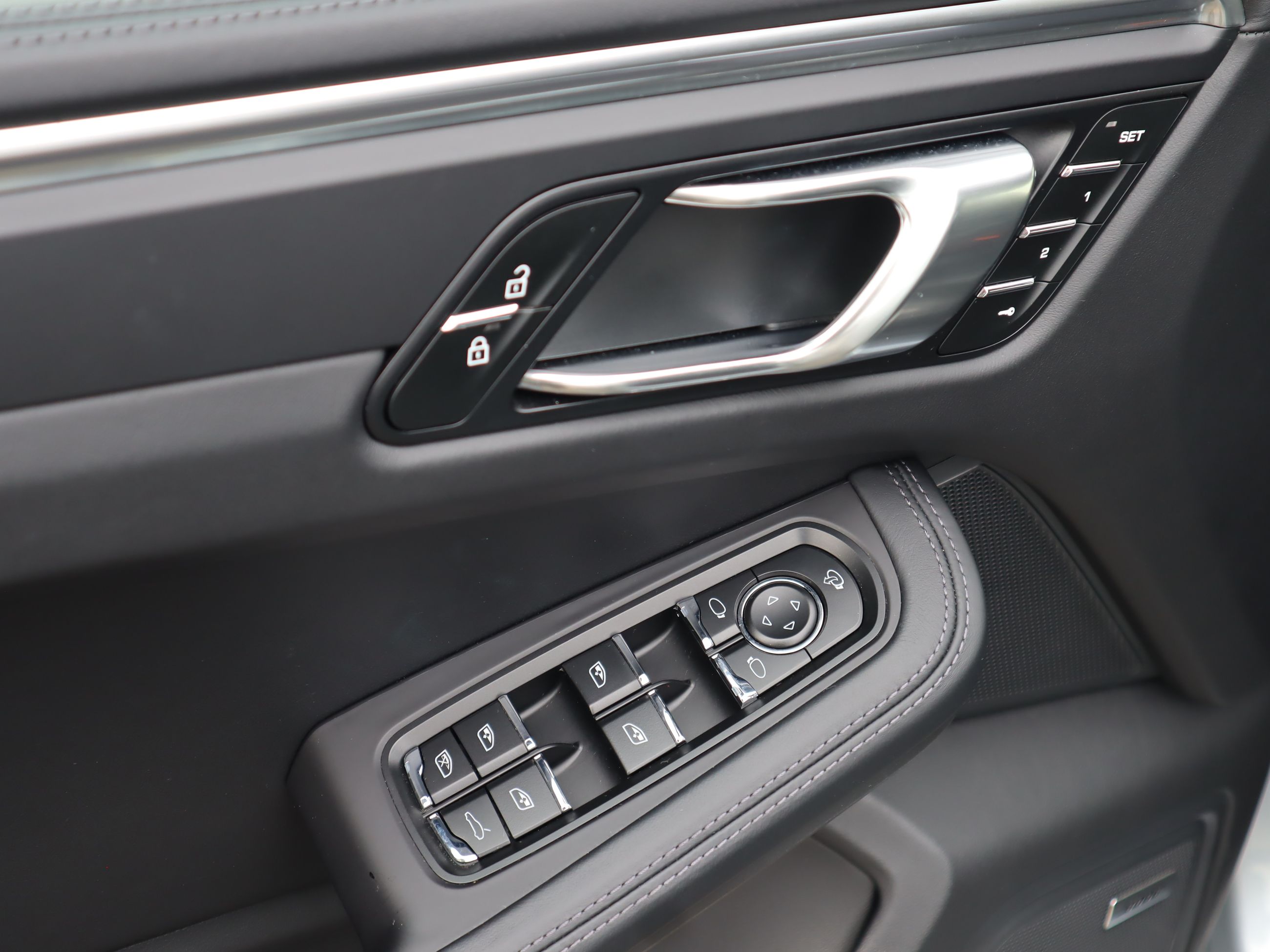 2024 Porsche Macan in Vancouver, British Columbia