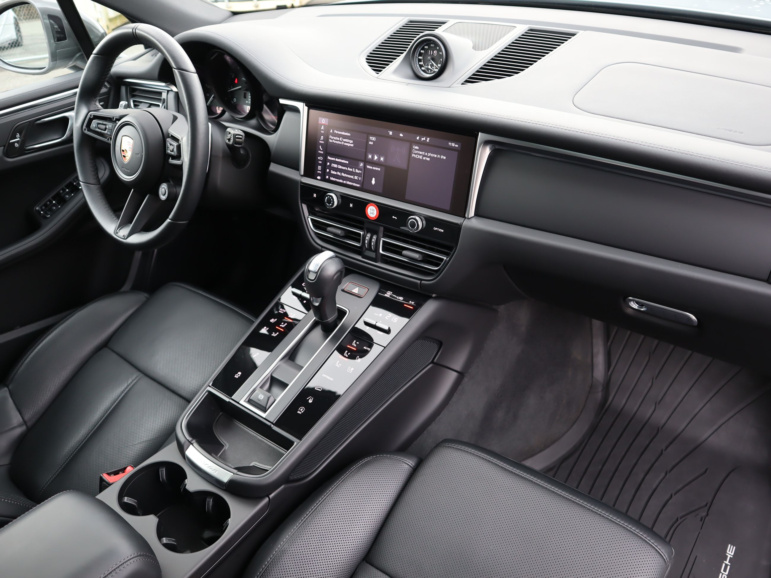 2024 Porsche Macan in Vancouver, British Columbia