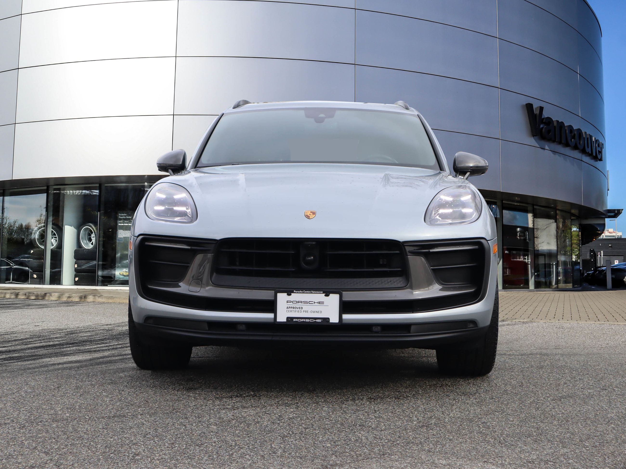 2024 Porsche Macan in Vancouver, British Columbia