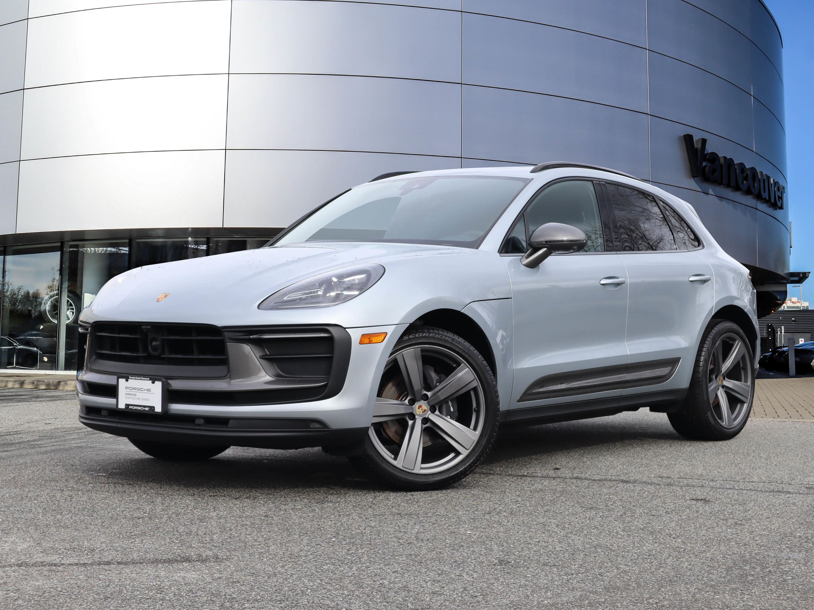 2024 Porsche Macan in Vancouver, British Columbia