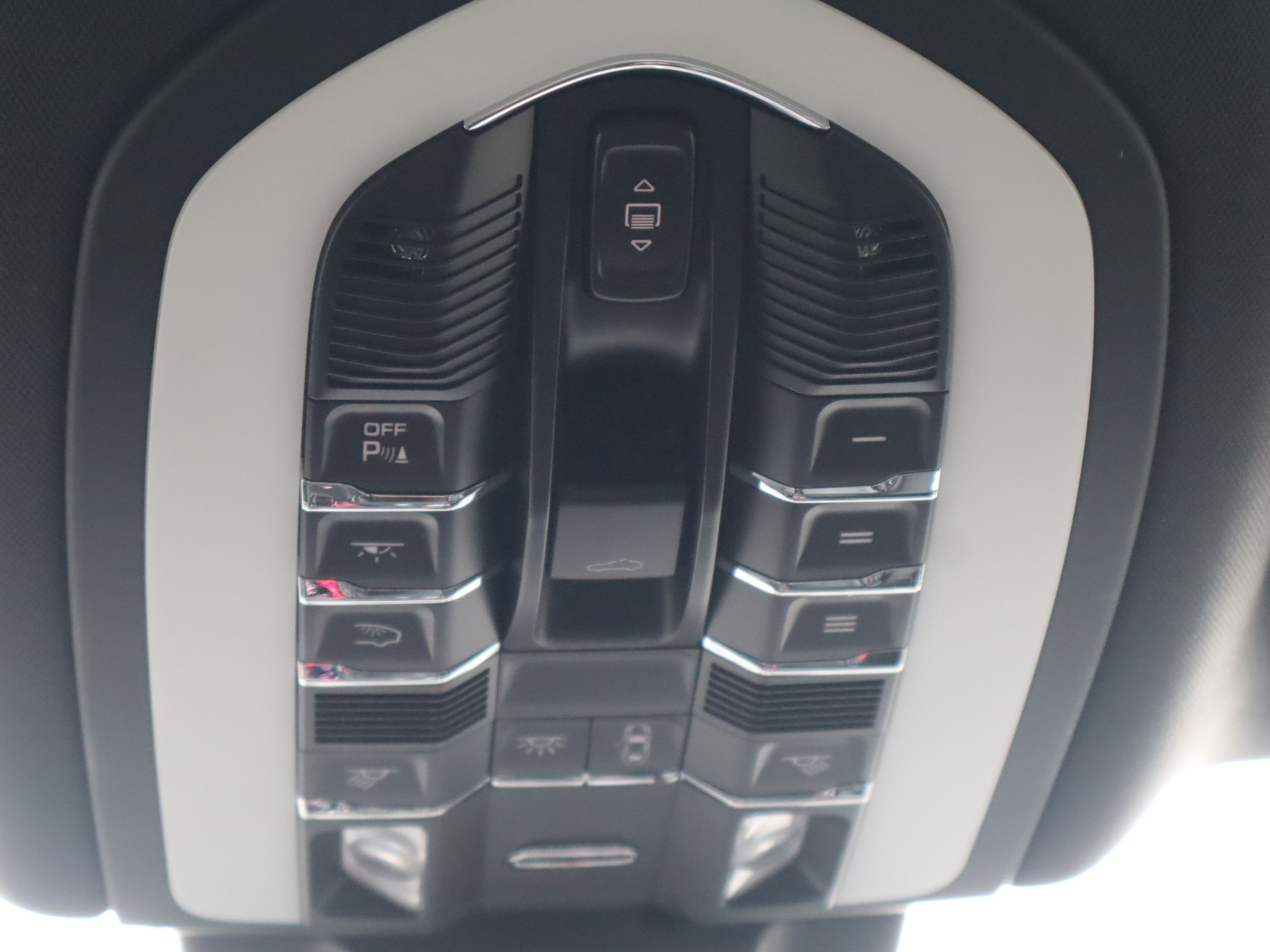 2024 Porsche Macan in Vancouver, British Columbia