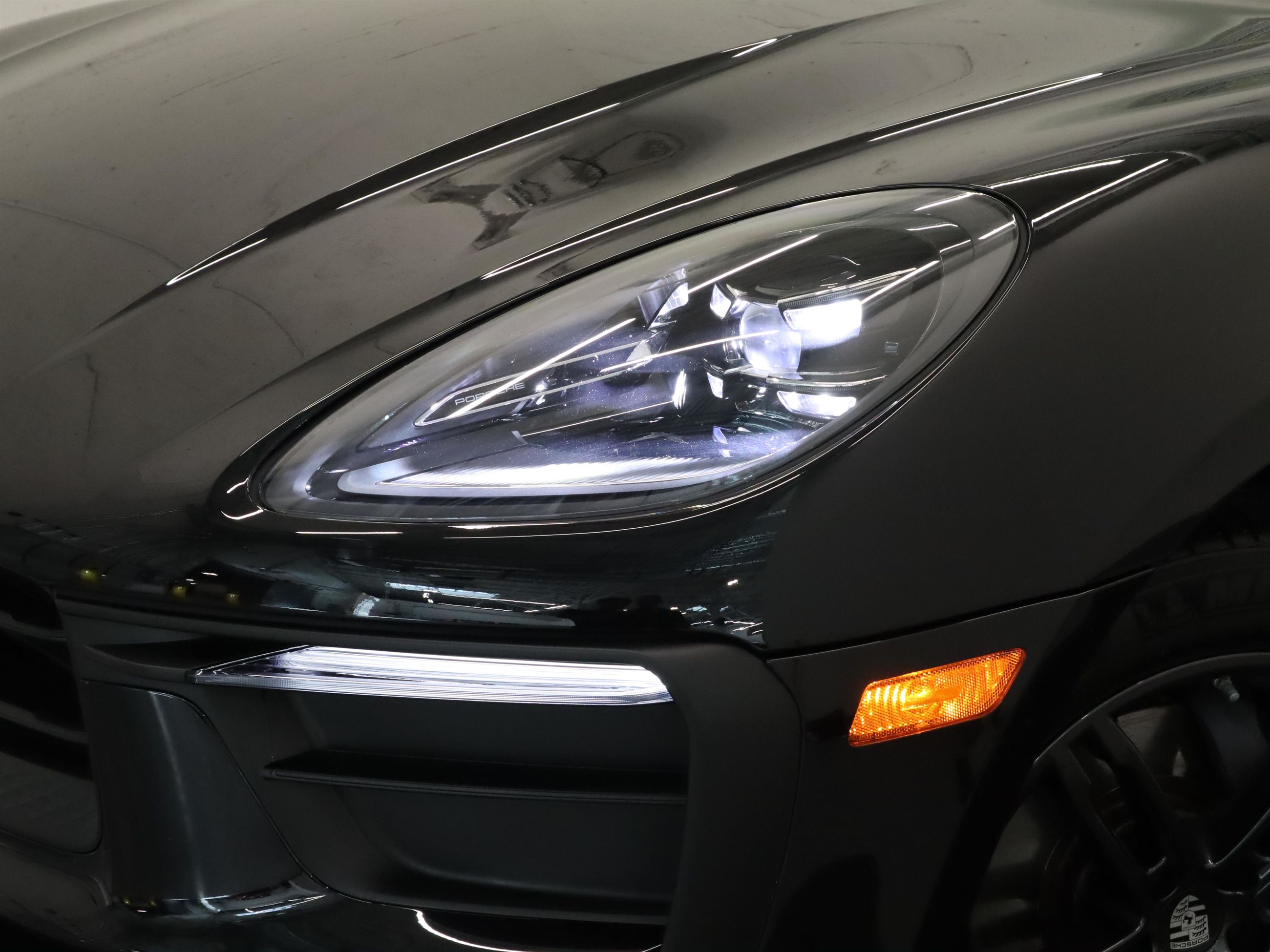 2024 Porsche Macan in Vancouver, British Columbia