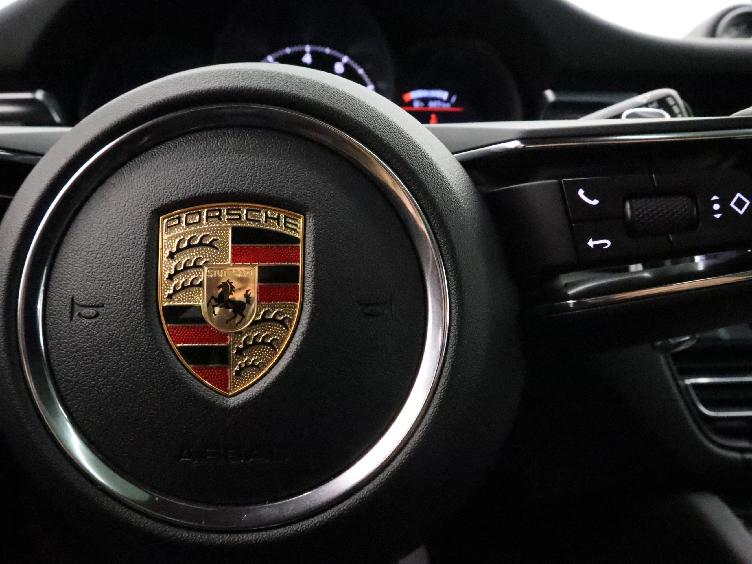 2024 Porsche Macan in Vancouver, British Columbia