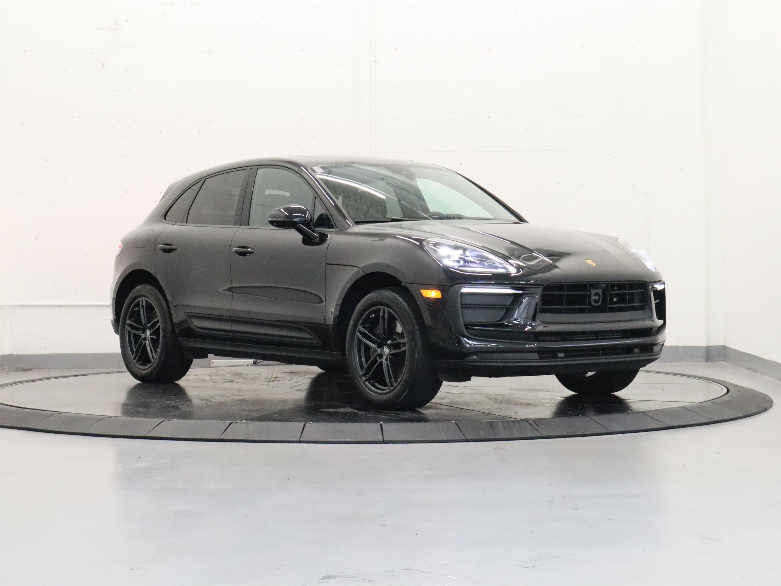 2024 Porsche Macan in Vancouver, British Columbia