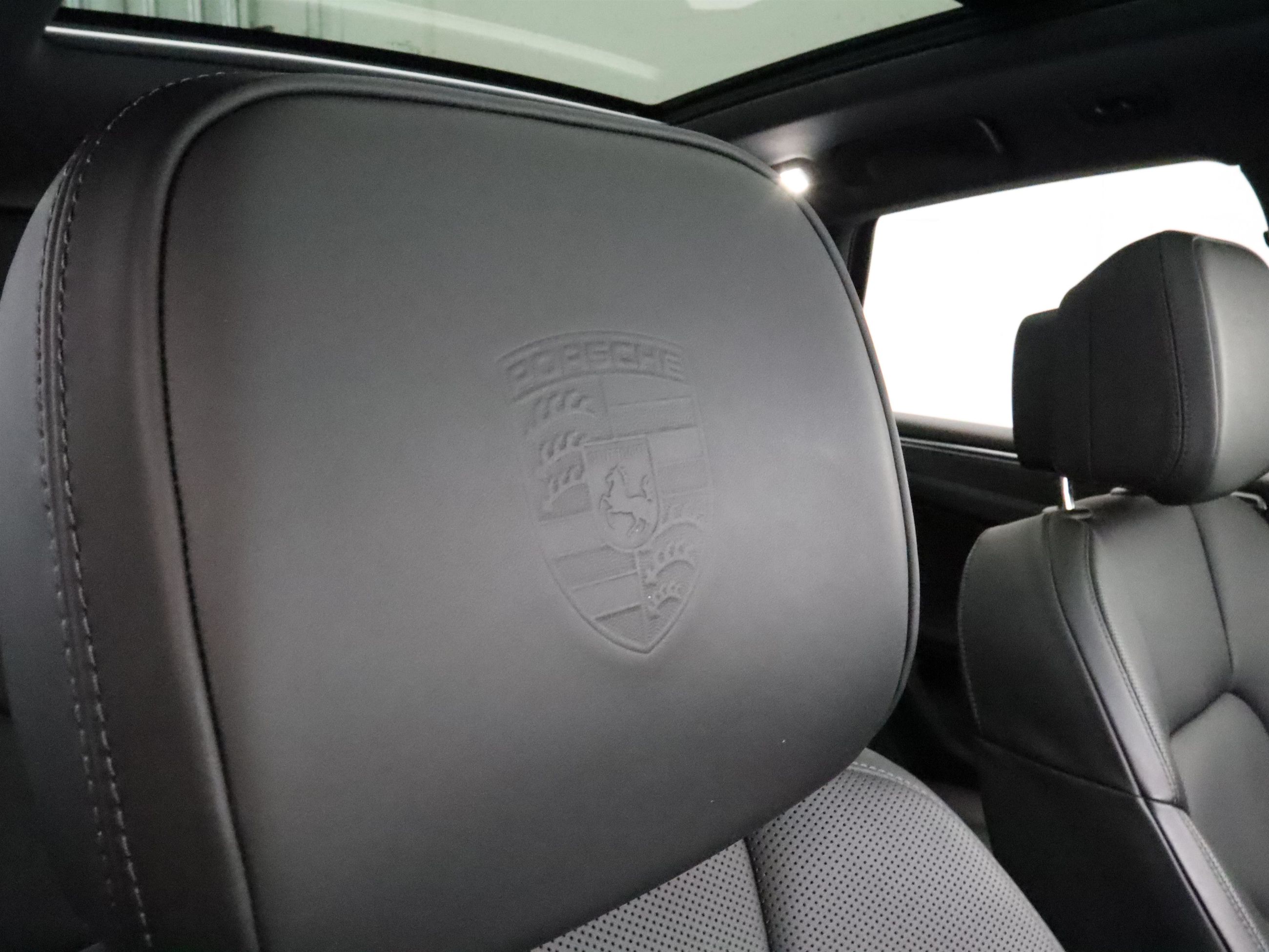 2024 Porsche Macan in Vancouver, British Columbia