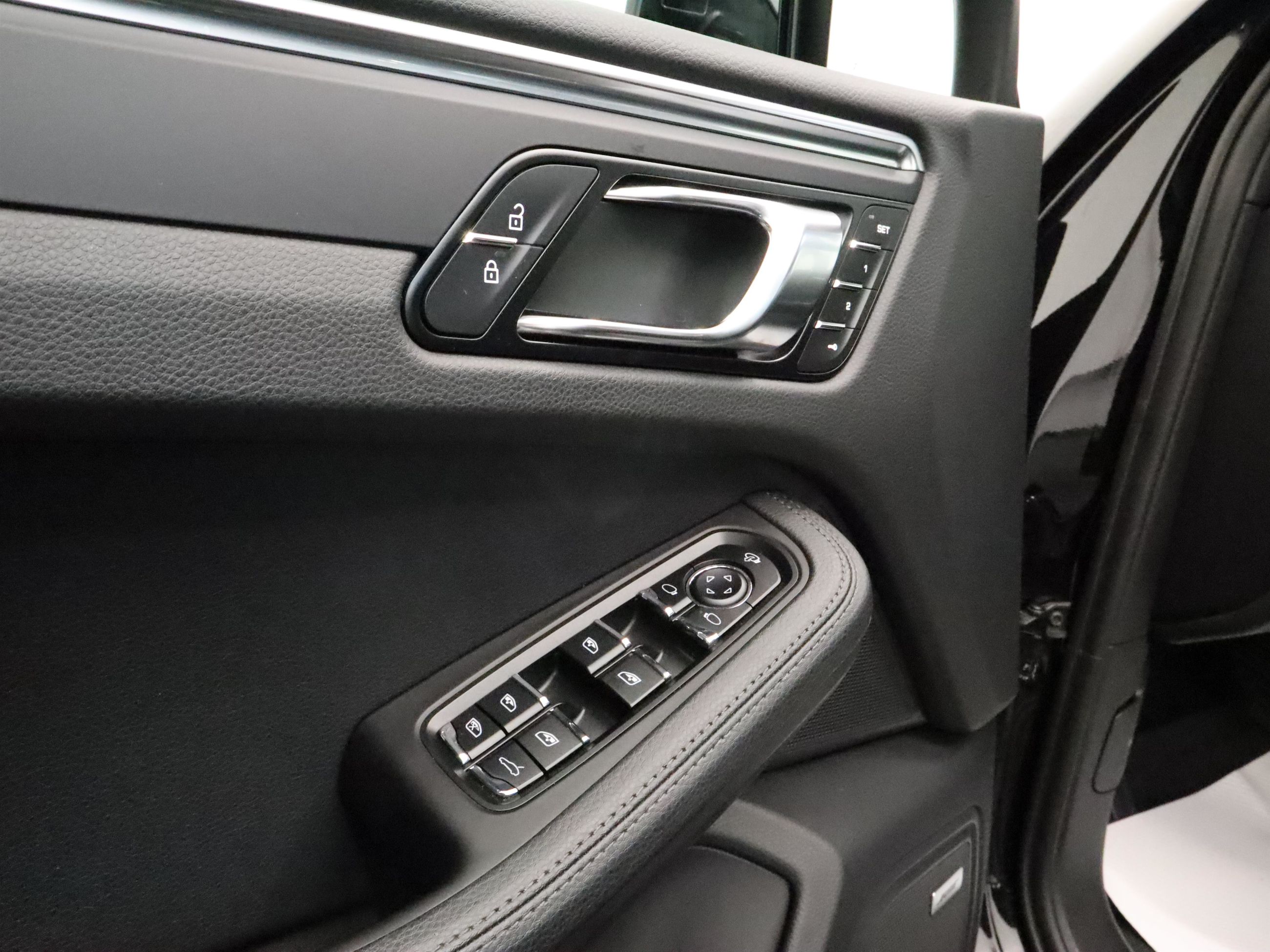 2024 Porsche Macan in Vancouver, British Columbia
