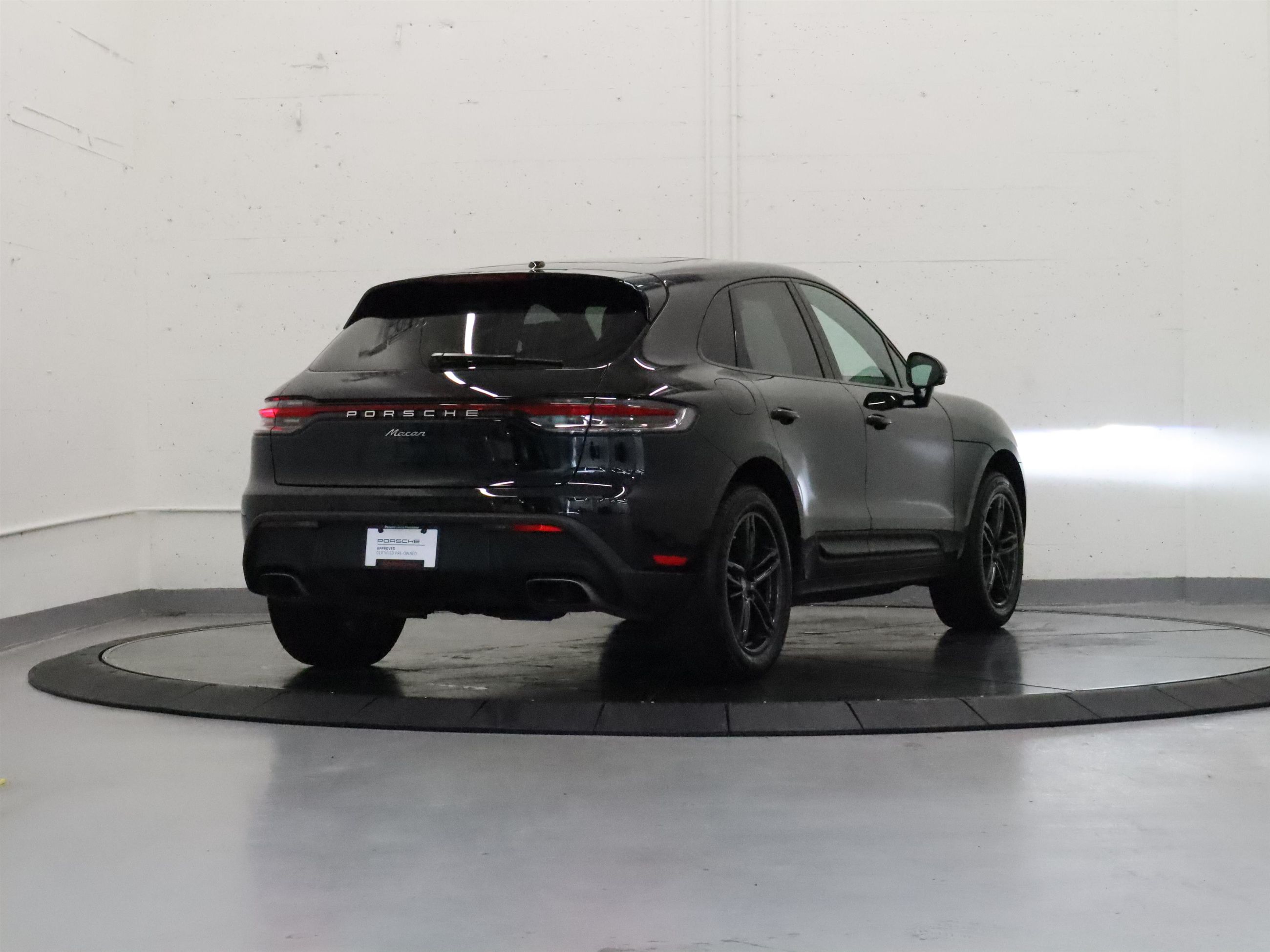 2024 Porsche Macan in Vancouver, British Columbia