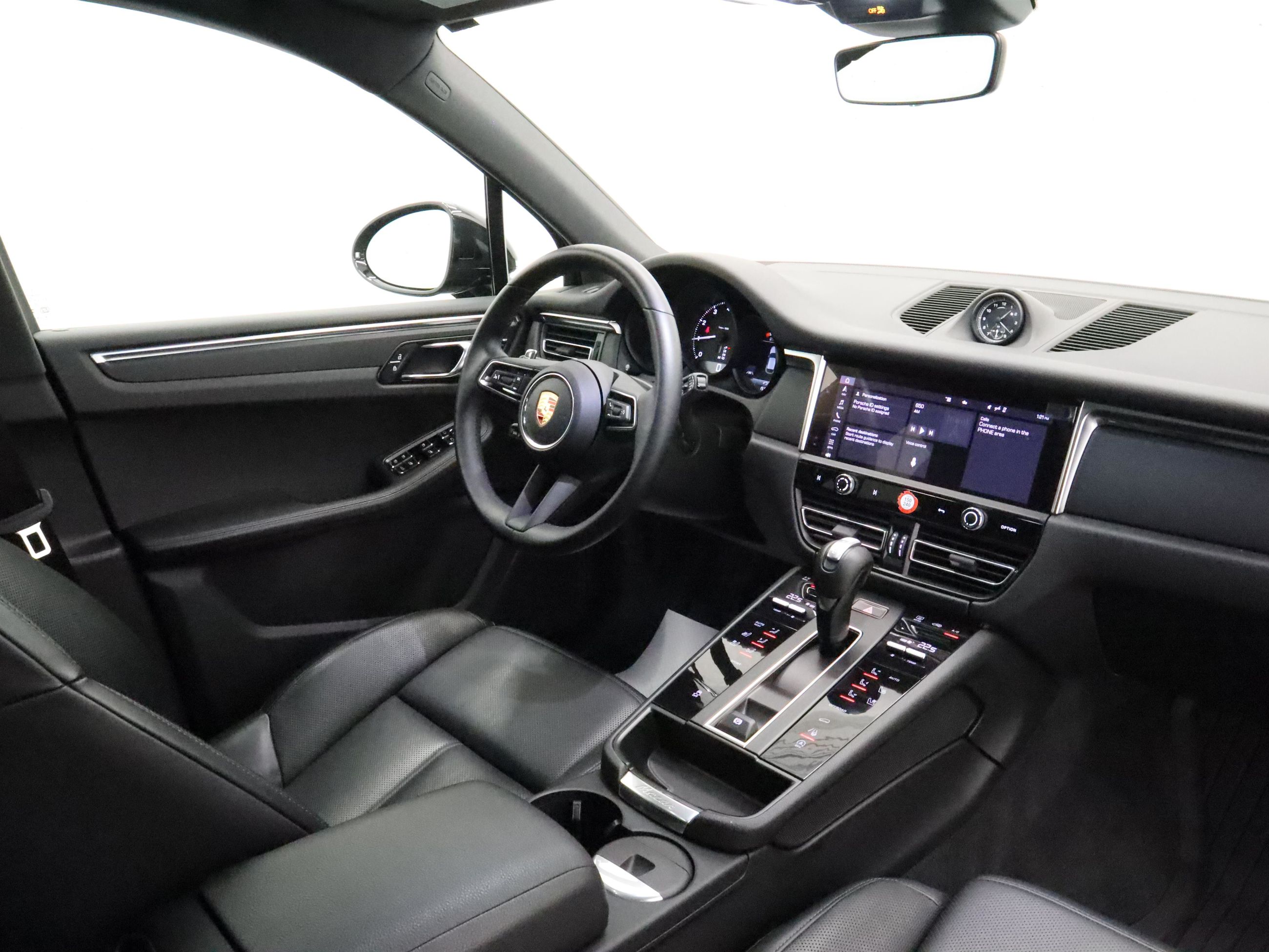 2024 Porsche Macan in Vancouver, British Columbia