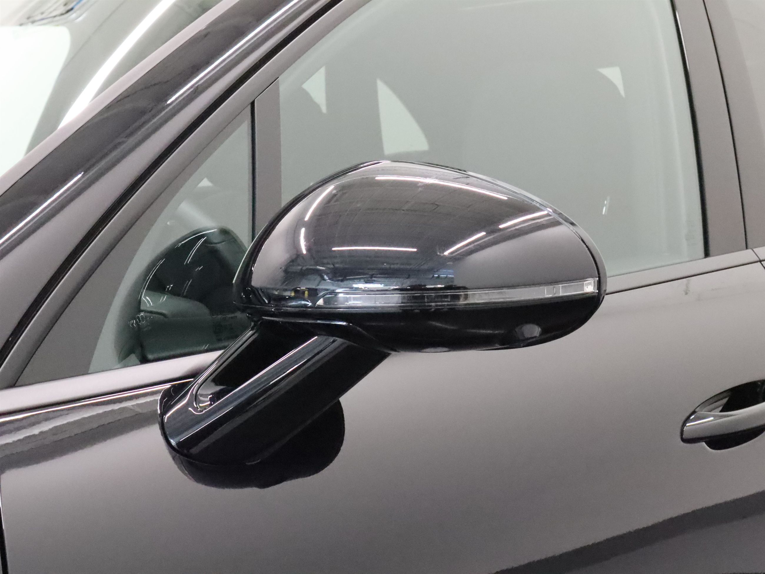 2024 Porsche Macan in Vancouver, British Columbia