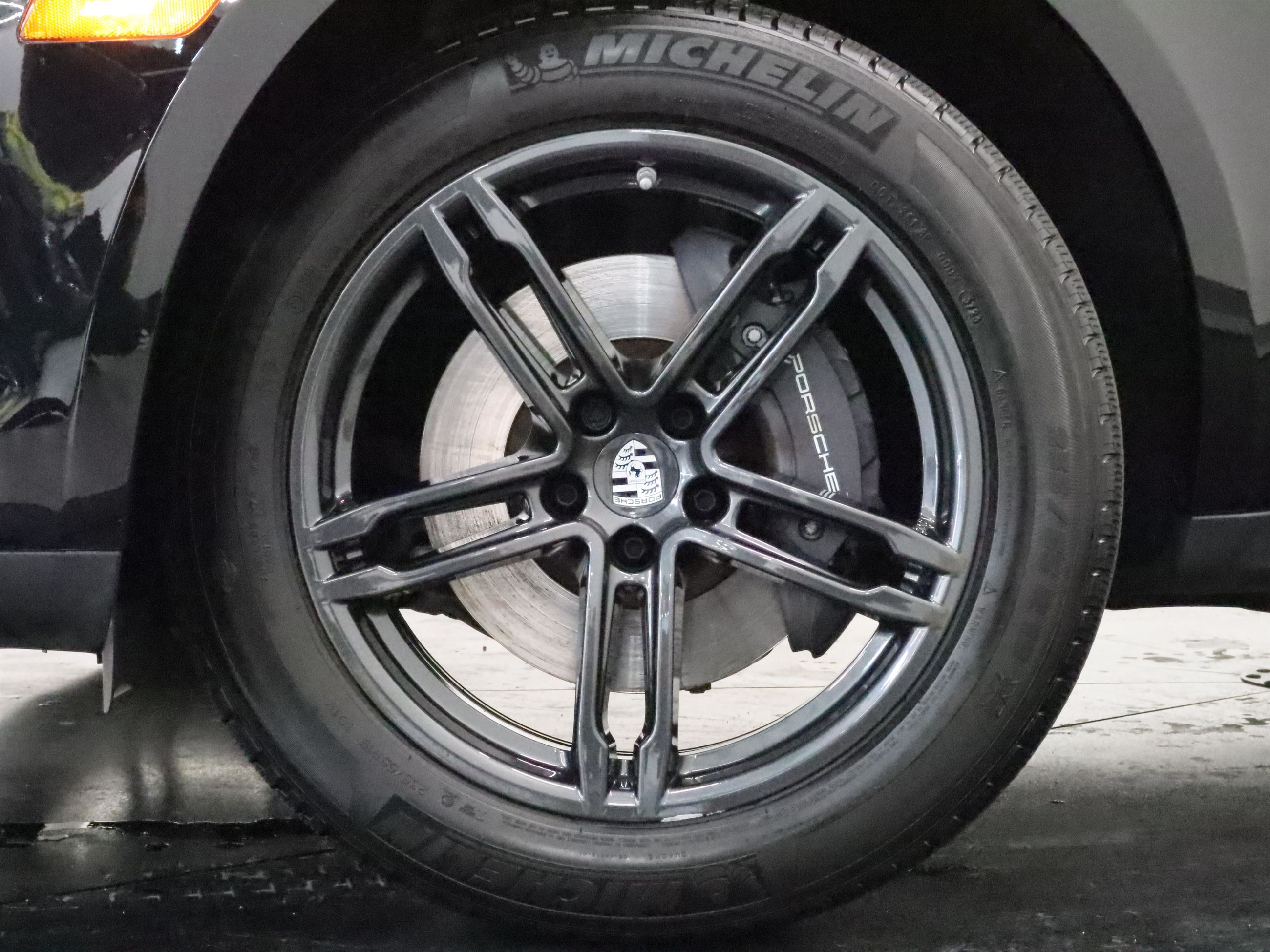 2024 Porsche Macan in Vancouver, British Columbia