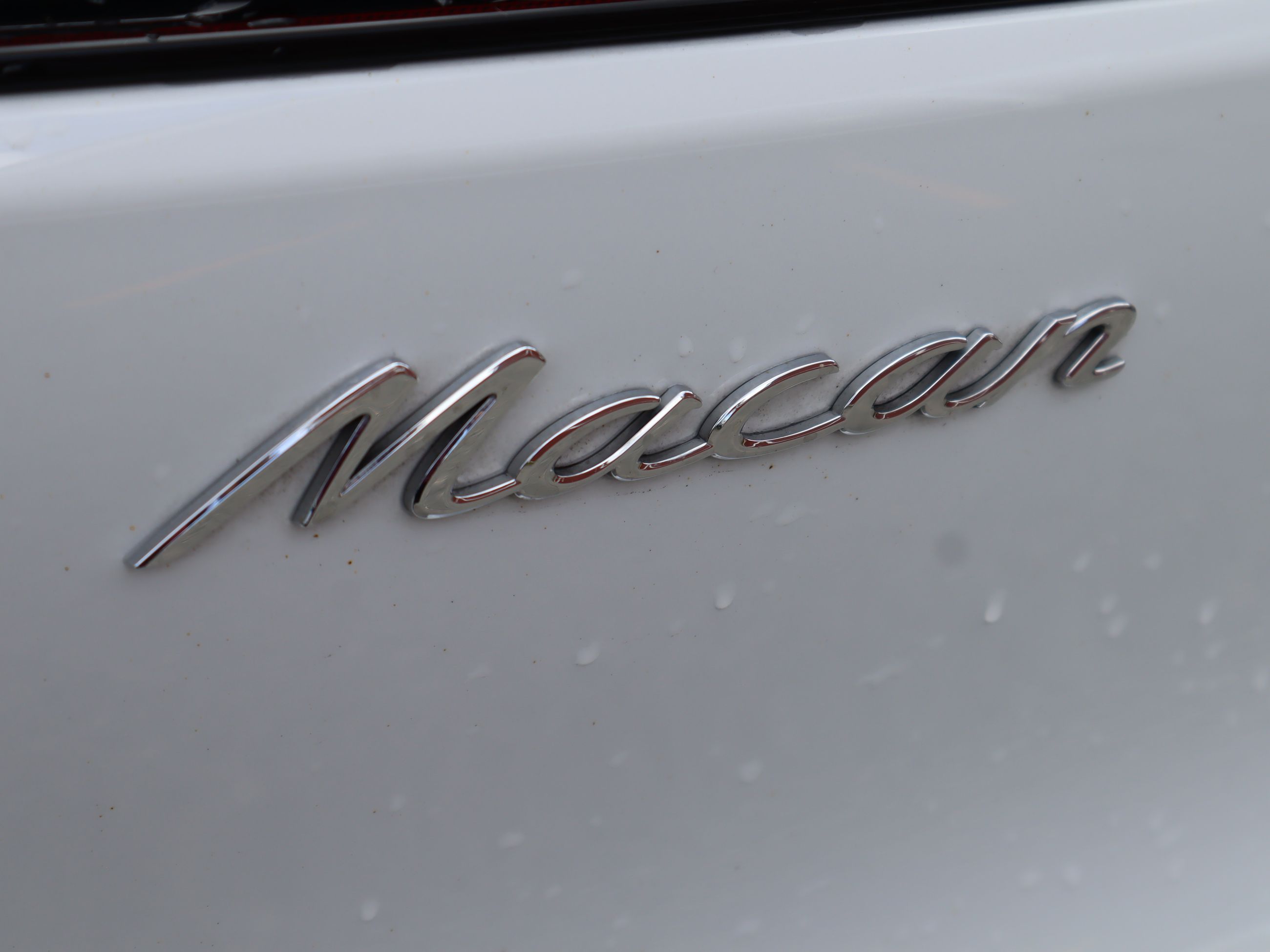 2024 Porsche Macan in Vancouver, British Columbia