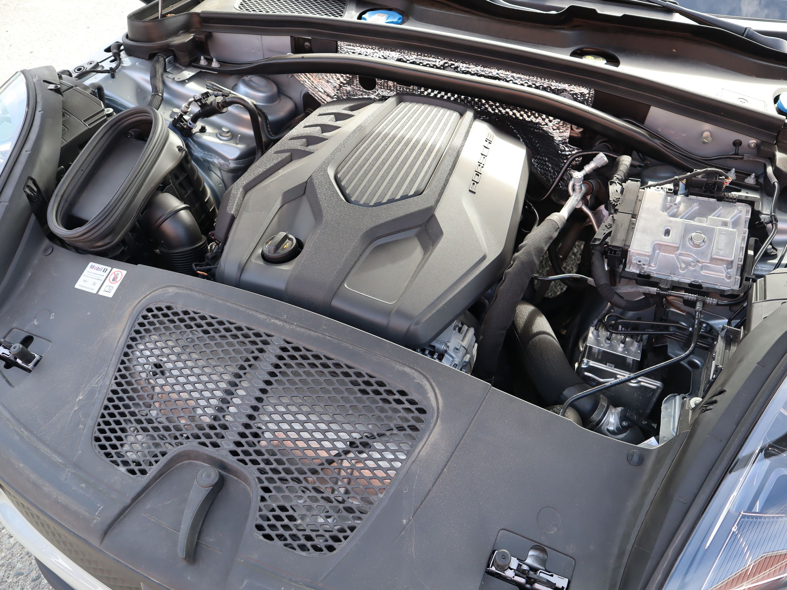 Porsche Macan  2024 à Vancouver, Colombie-Britannique