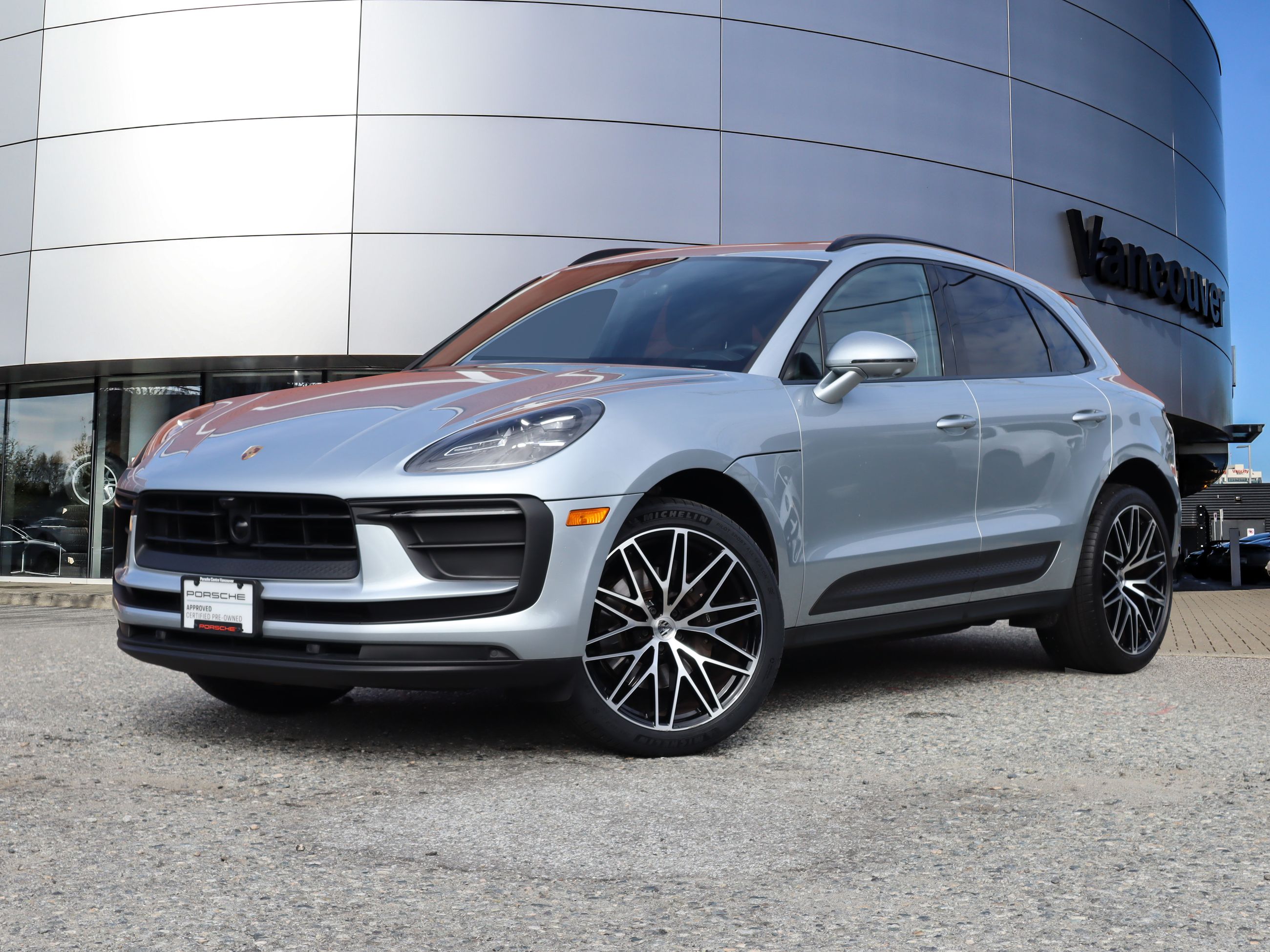 Porsche Macan  2024 à Vancouver, Colombie-Britannique
