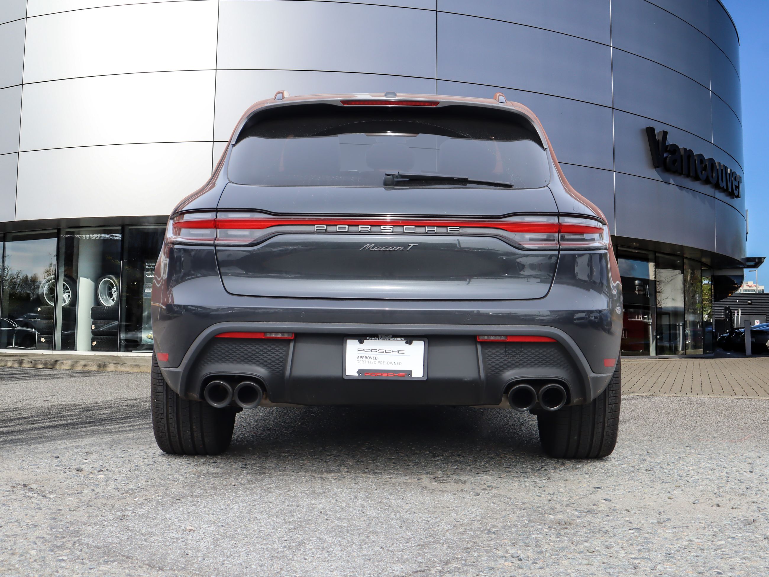 Porsche Macan  2024 à Vancouver, Colombie-Britannique