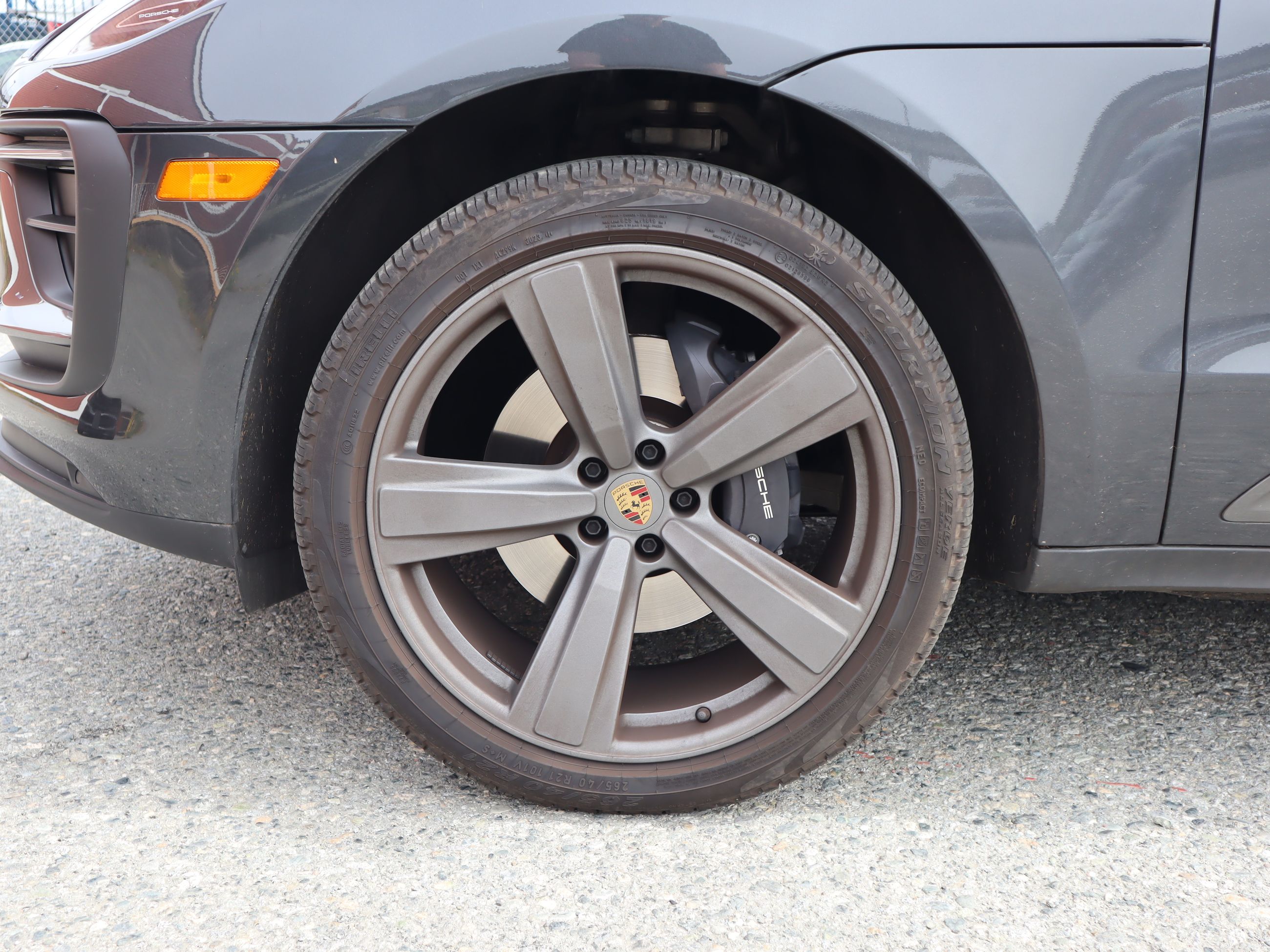 Porsche Macan  2024 à Vancouver, Colombie-Britannique