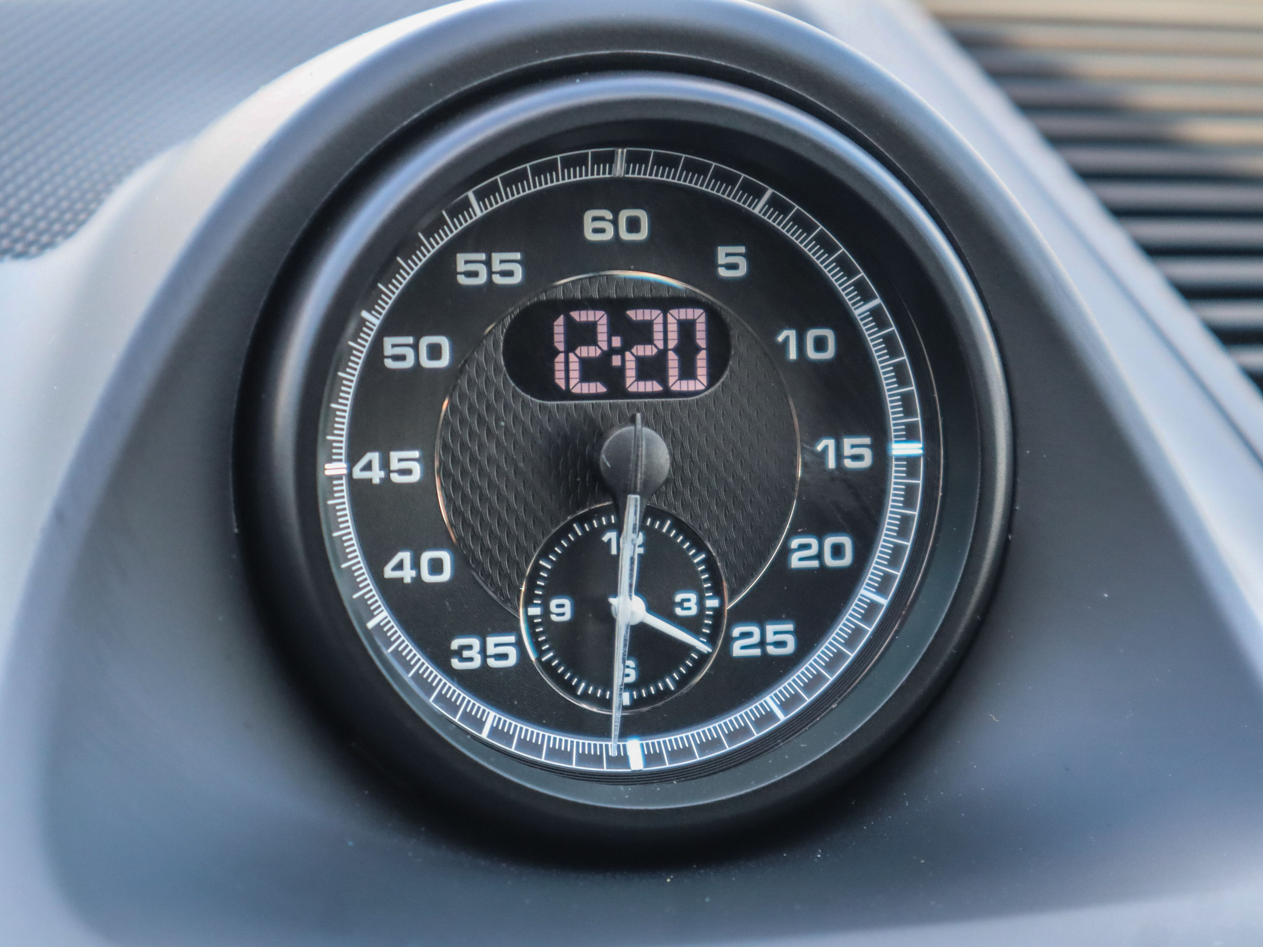 2025 Porsche Macan in Vancouver, British Columbia