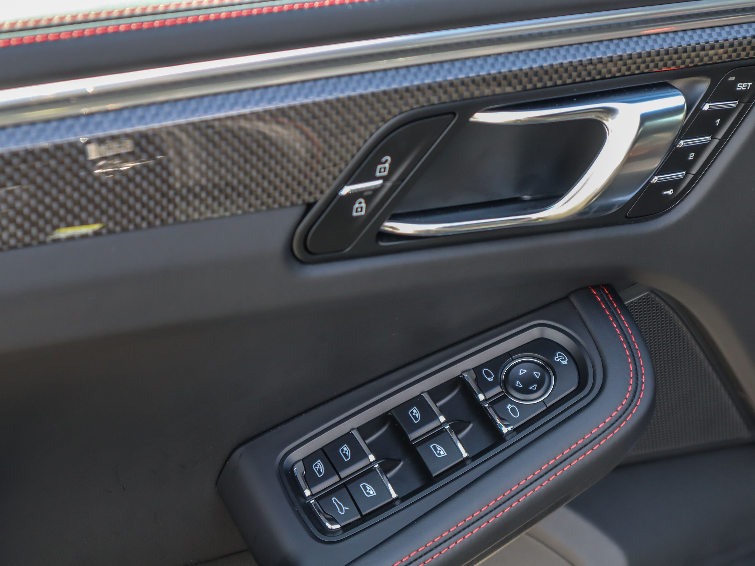 2025 Porsche Macan in Vancouver, British Columbia