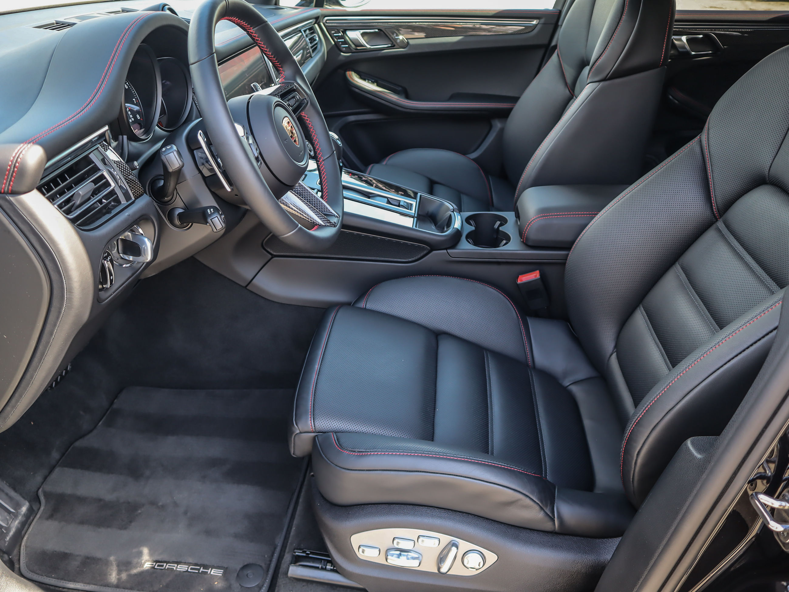 Porsche Macan  2025 à Vancouver, Colombie-Britannique