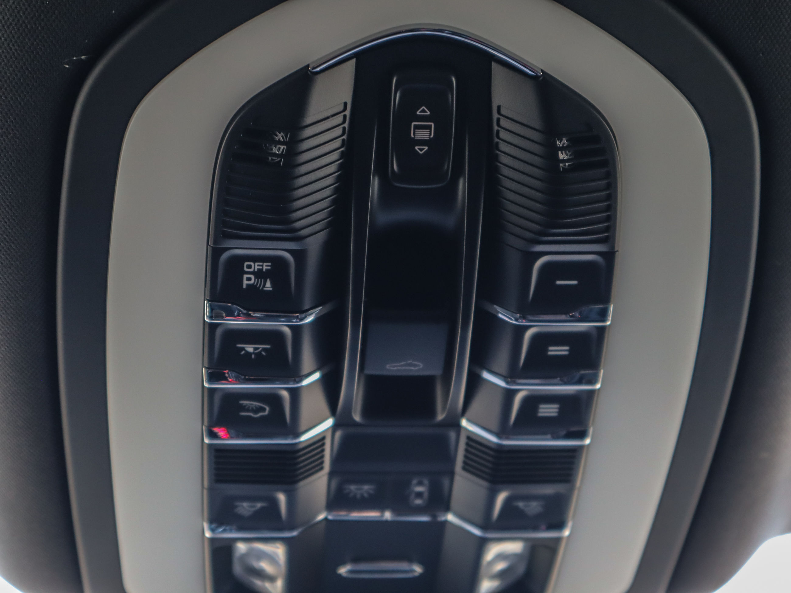 Porsche Macan  2025 à Vancouver, Colombie-Britannique