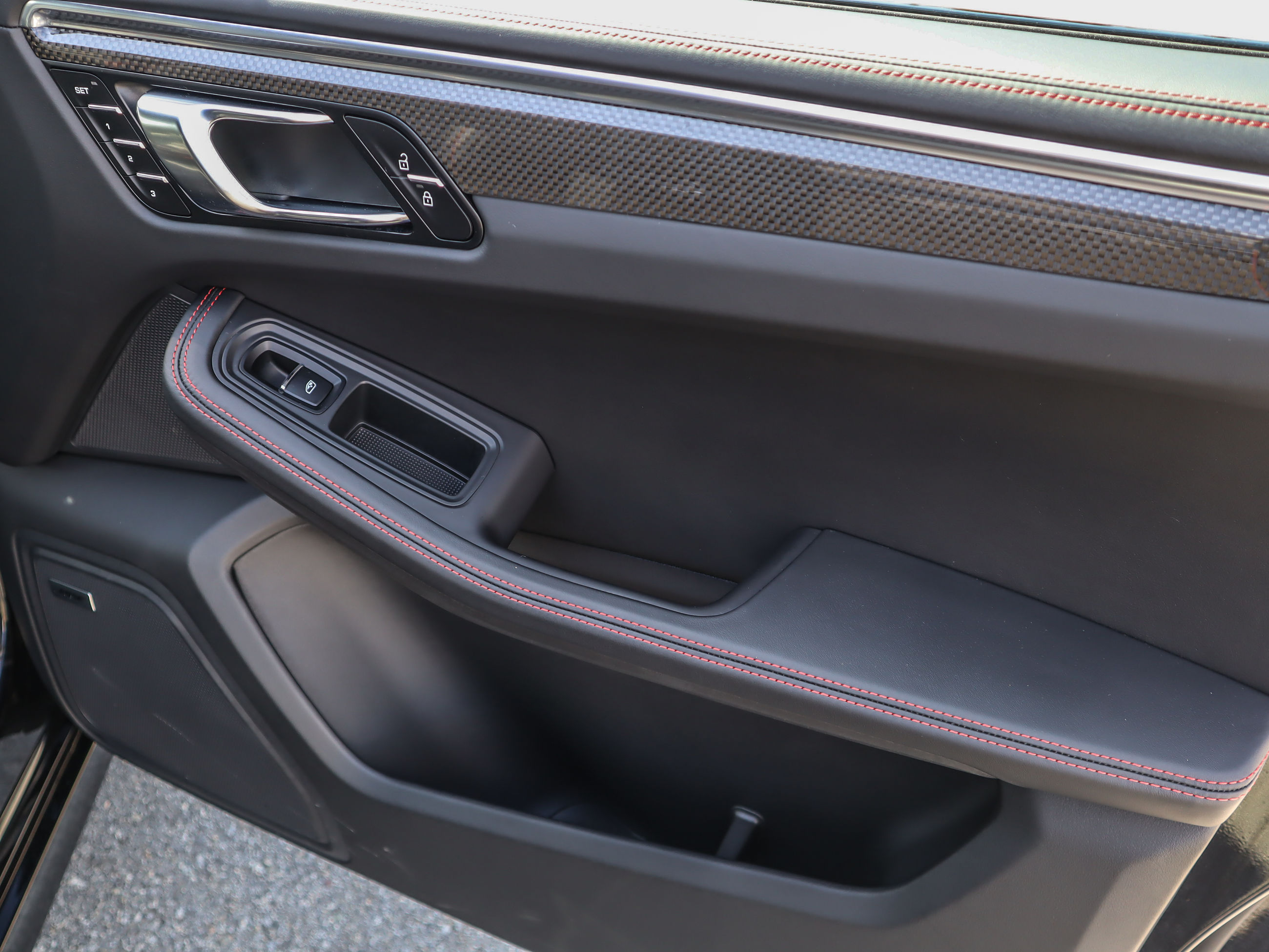2025 Porsche Macan in Vancouver, British Columbia