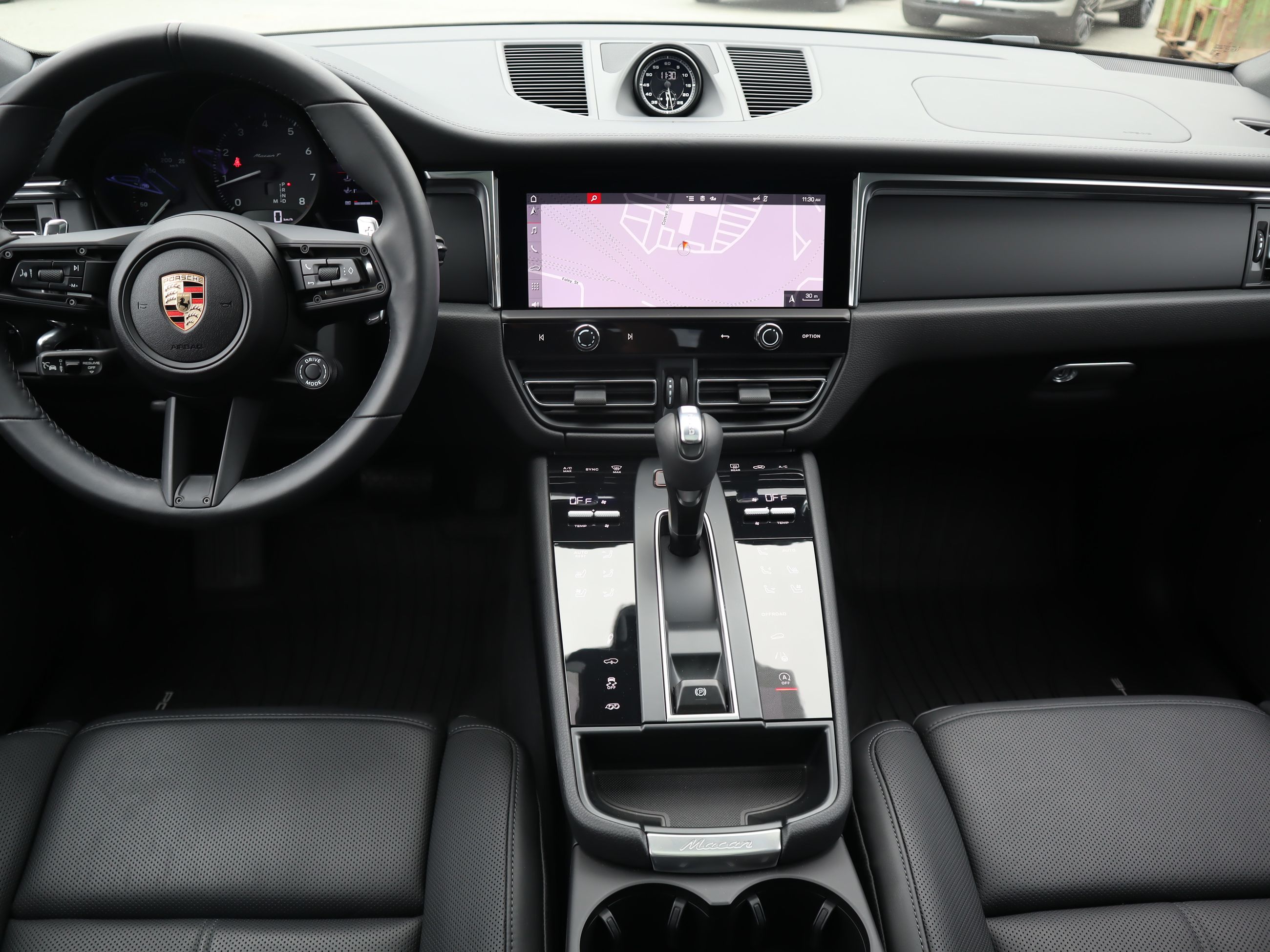 2025 Porsche Macan in Vancouver, British Columbia