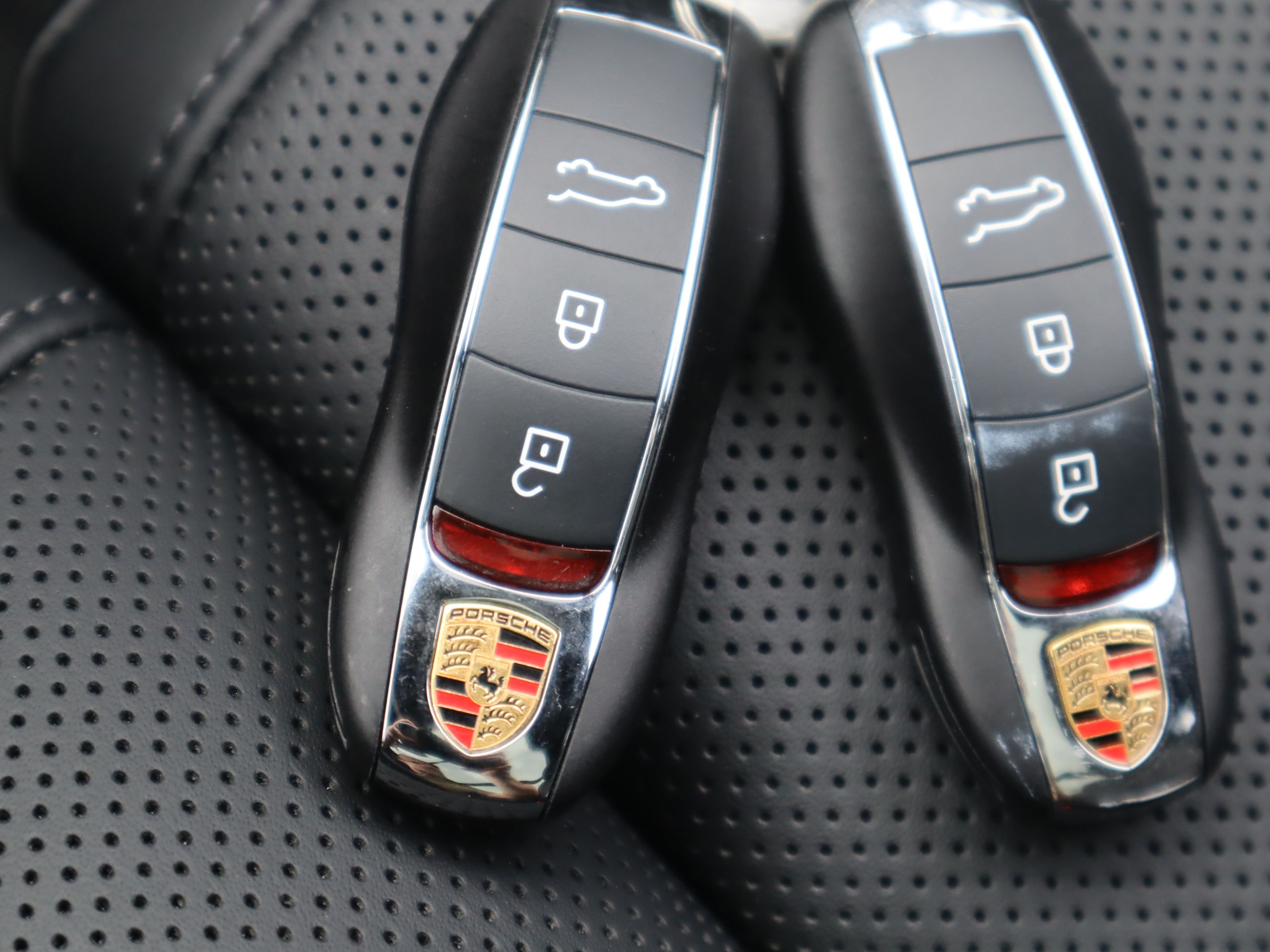 2025 Porsche Macan in Vancouver, British Columbia