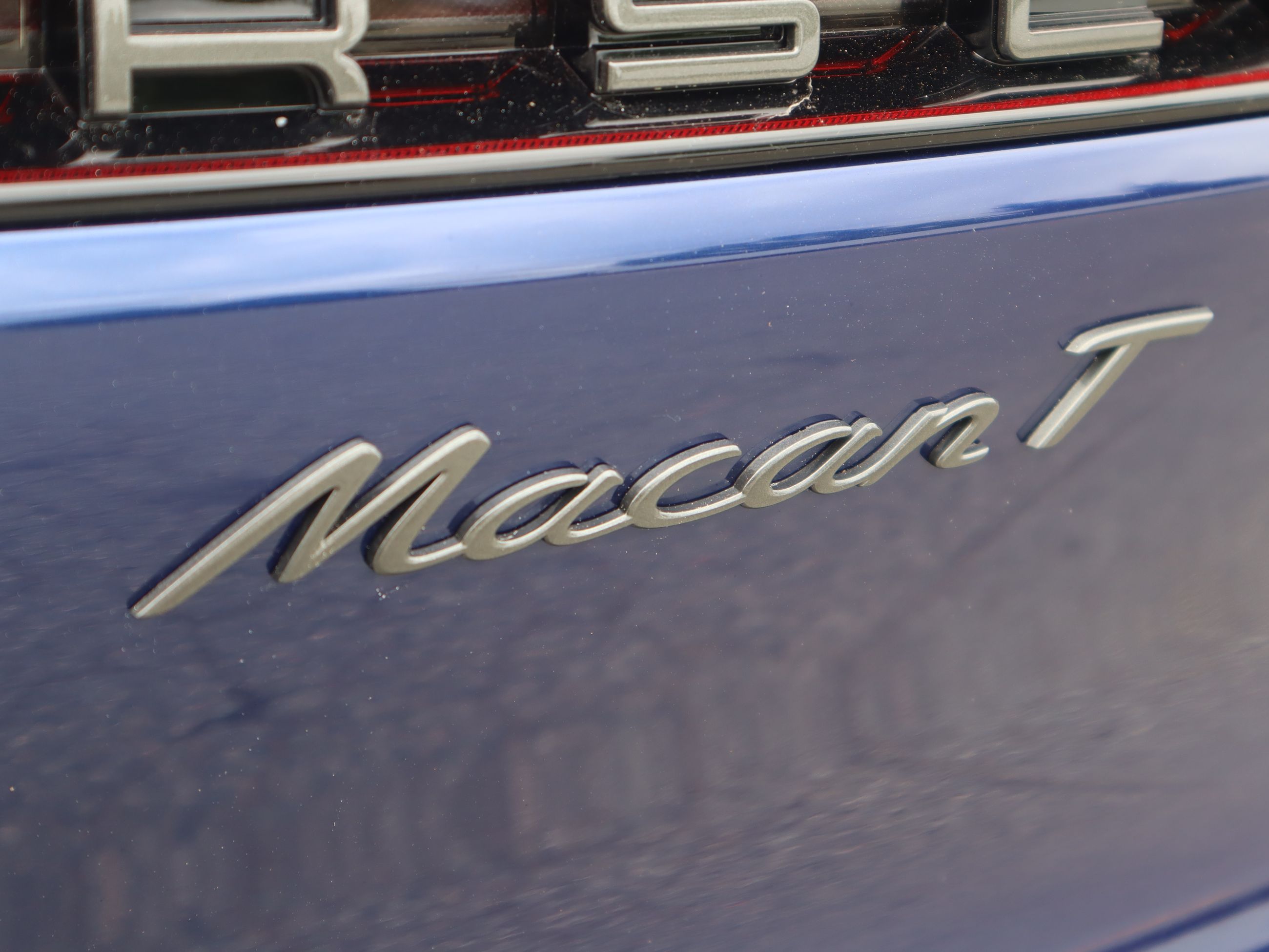 2025 Porsche Macan in Vancouver, British Columbia