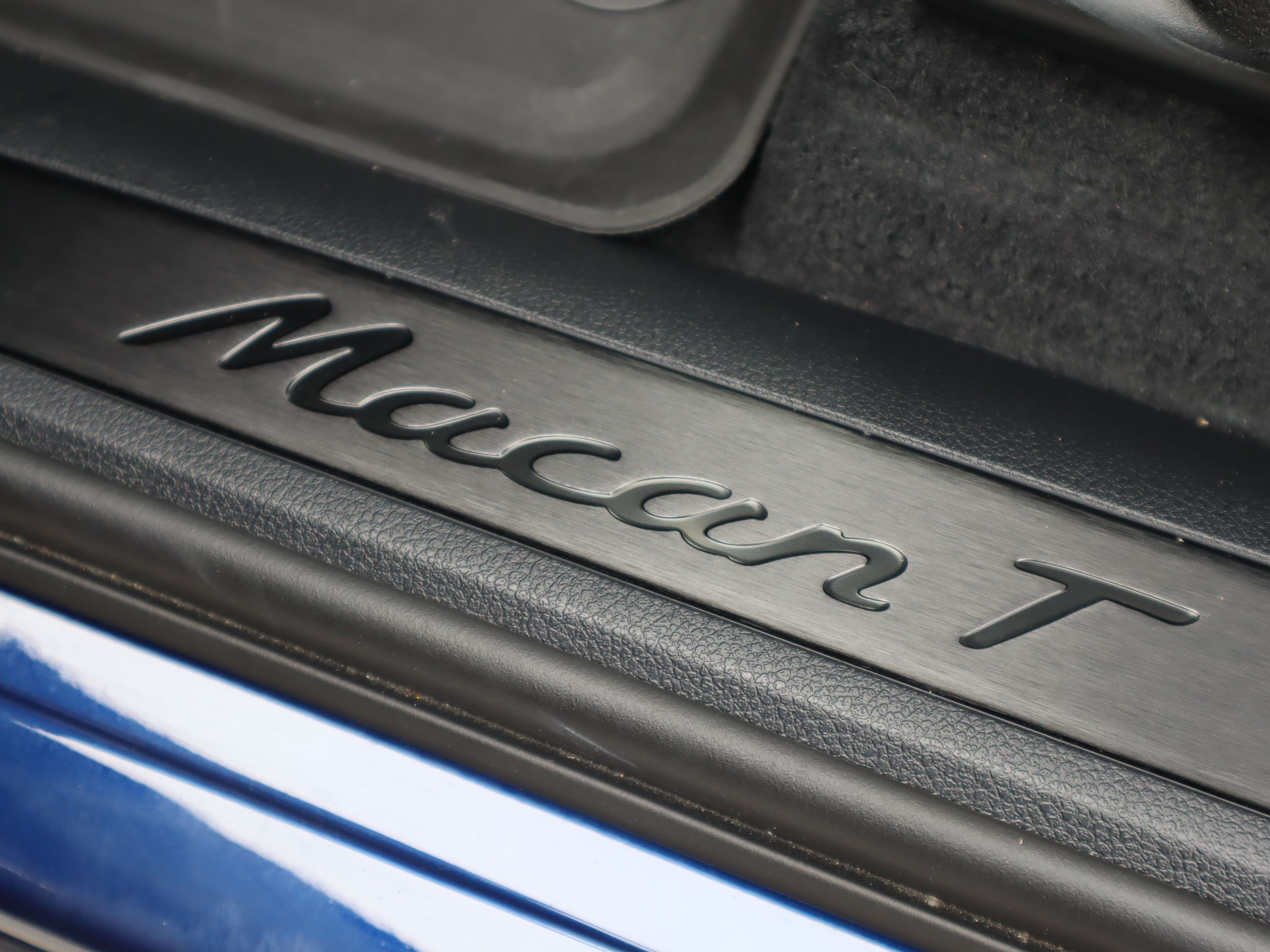 2025 Porsche Macan in Vancouver, British Columbia