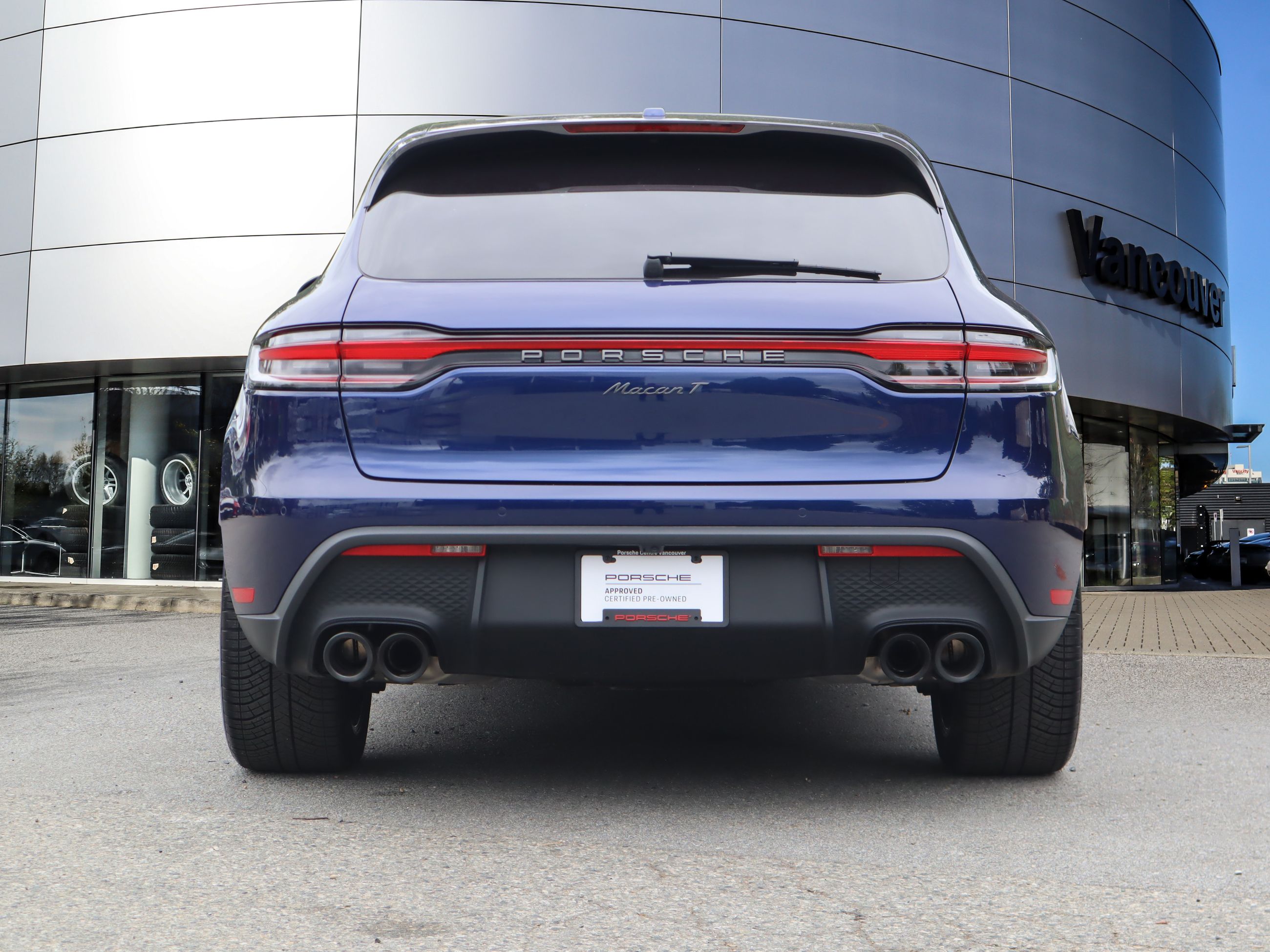 2025 Porsche Macan in Vancouver, British Columbia